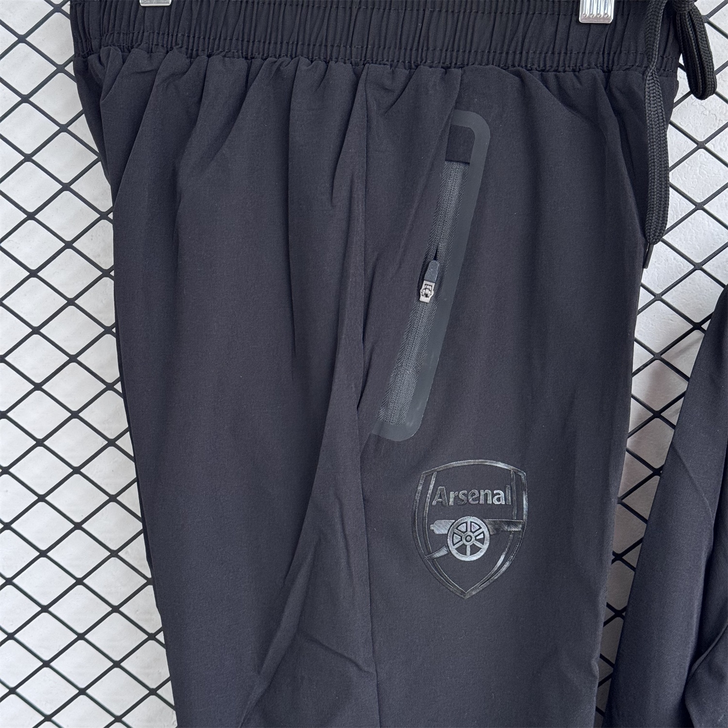 Arsenal 25-26 Windbreaker Training Set - Pure Black Top and Pants - UnitedFutballJersey
