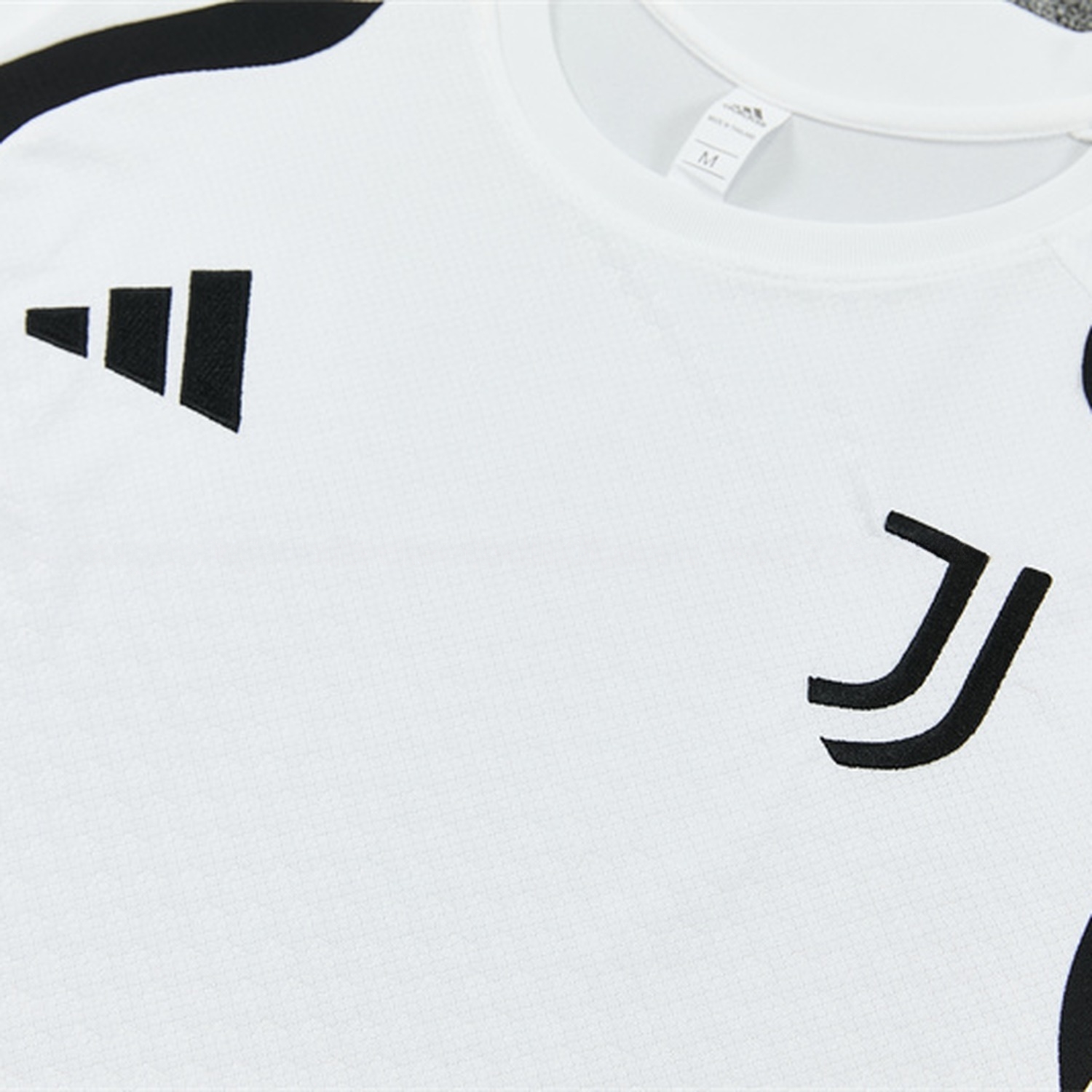 Juventus 26-27 Kids Short-Sleeve Training Set - White Top & Black Shorts - UnitedFutballJersey