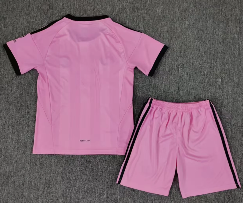 2025/2026 Bayern Munich Goalie Football Jersey 1:1 Thai Quality Kids Size