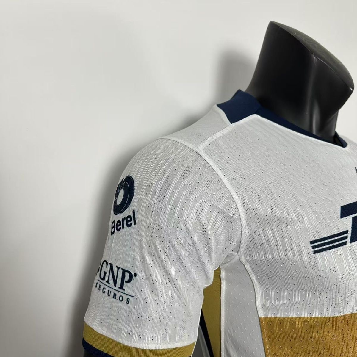 2025/2026 Player Version Pumas UNAM Home Football Shirt 1:1 Thai Quality