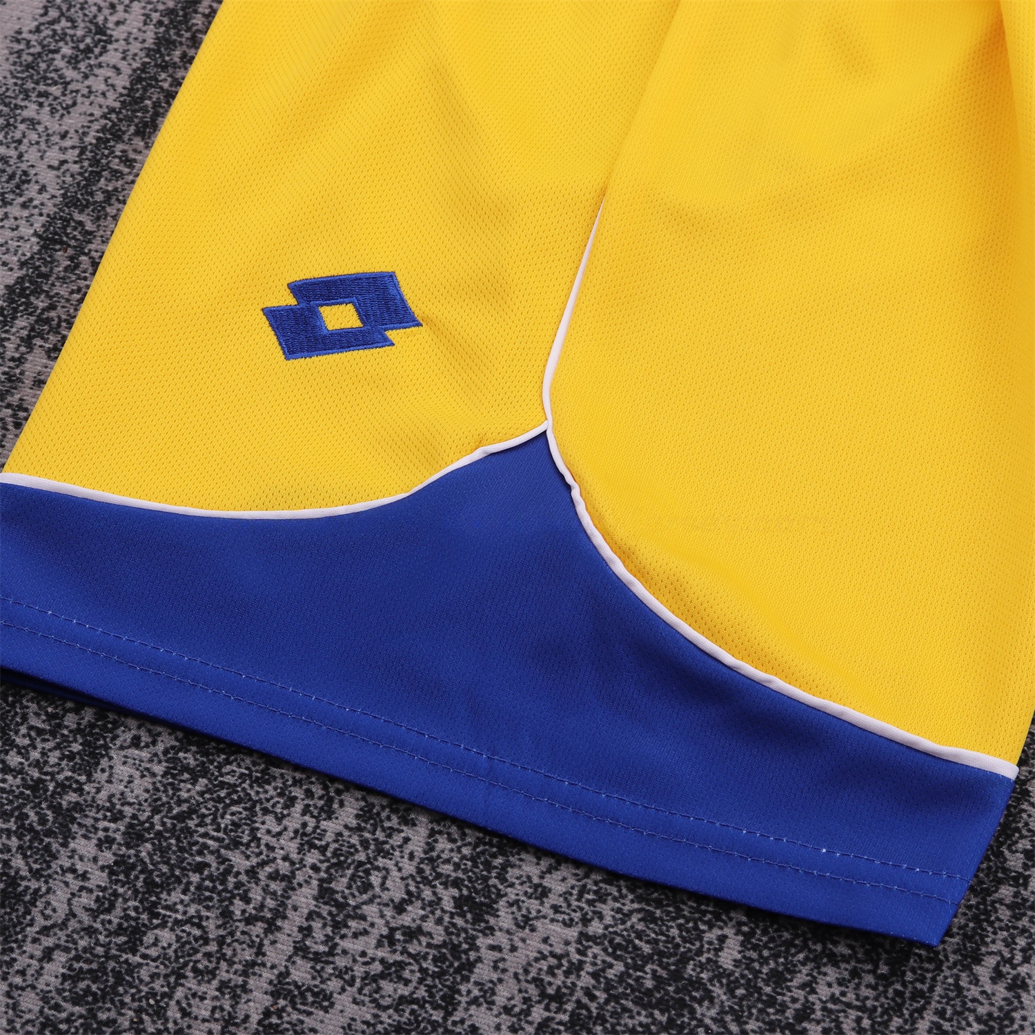 Retro Parma 1998-99 Home Kids Kit - UnitedFutballJersey