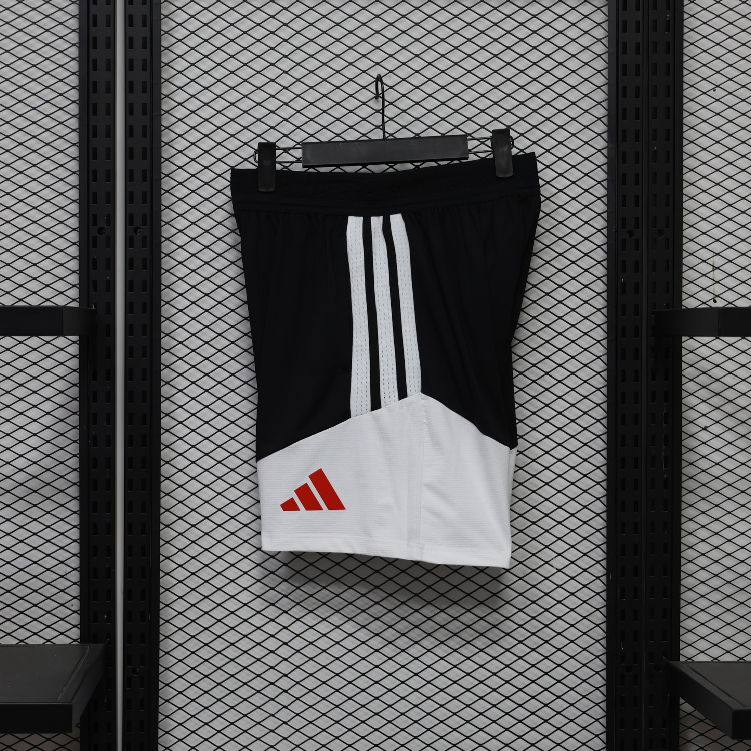 Liver.pool 26-27 Black White Shorts - Player Version - UnitedFutballJersey