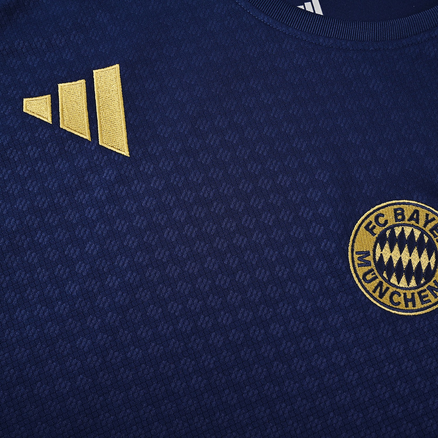 Bayern Munich 26-27 Short-Sleeve Training Set - Deep Blue Top & Deep Blue Shorts - UnitedFutballJersey