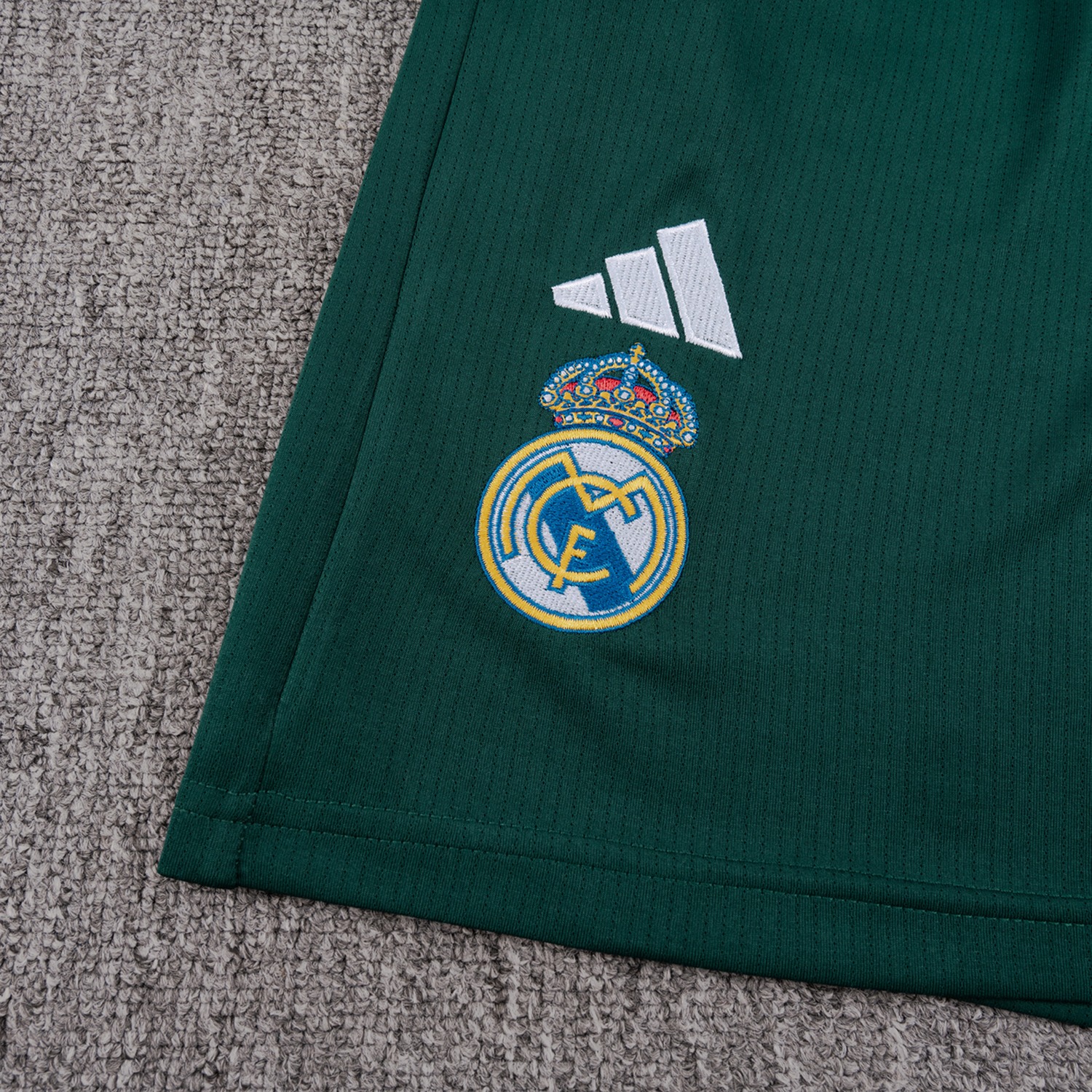 Real Madrid 26-27 Retro Style Short-Sleeve Training Set - White Top & Dark Green Shorts - UnitedFutballJersey