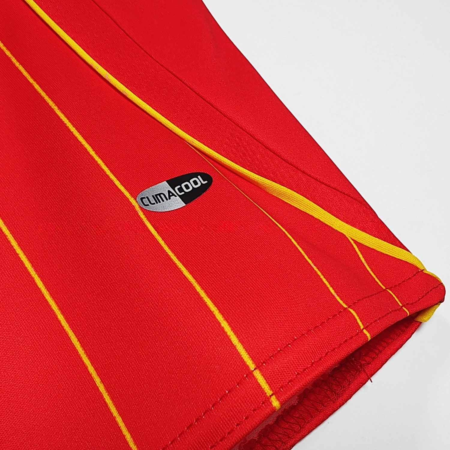Retro Spain 2006 Home Jersey - UnitedFutballJersey