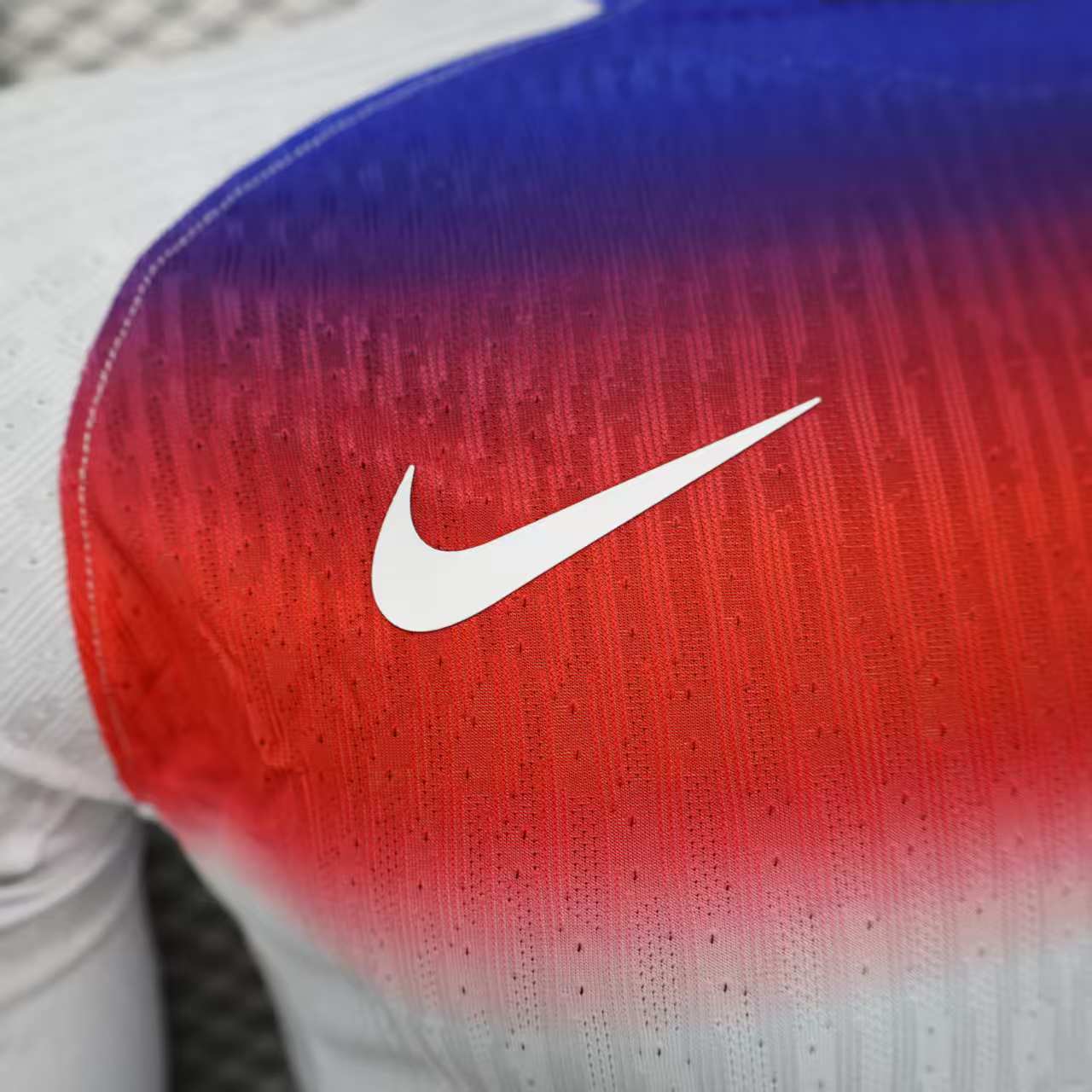 2025/2026 Long Sleeve Player Version England Home Football Jersey 1:1 Thai quality