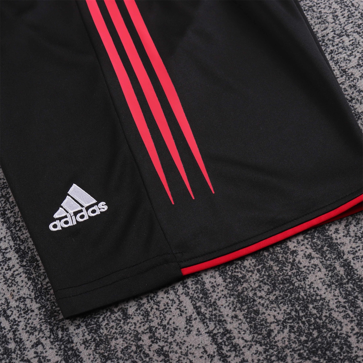 Retro AC Milan 2004-05 Home Kids Kit - UnitedFutballJersey