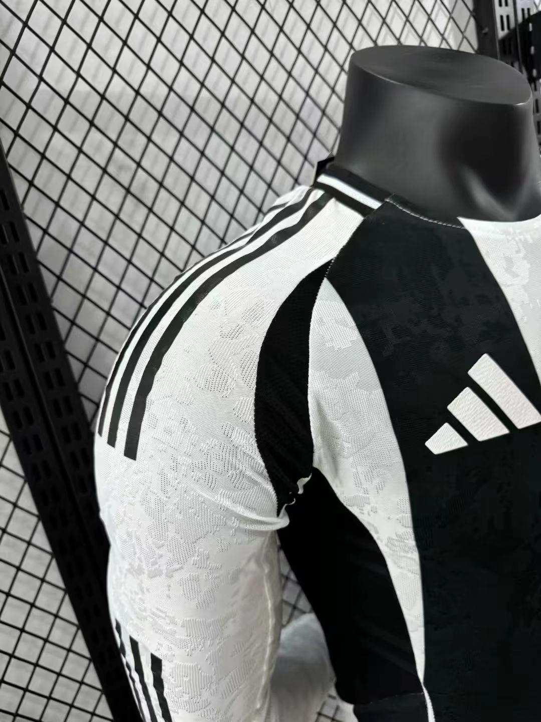 2024/2025 Player Version Juventus Home Long Sleeve Football Shirt 1:1 Thai Quality