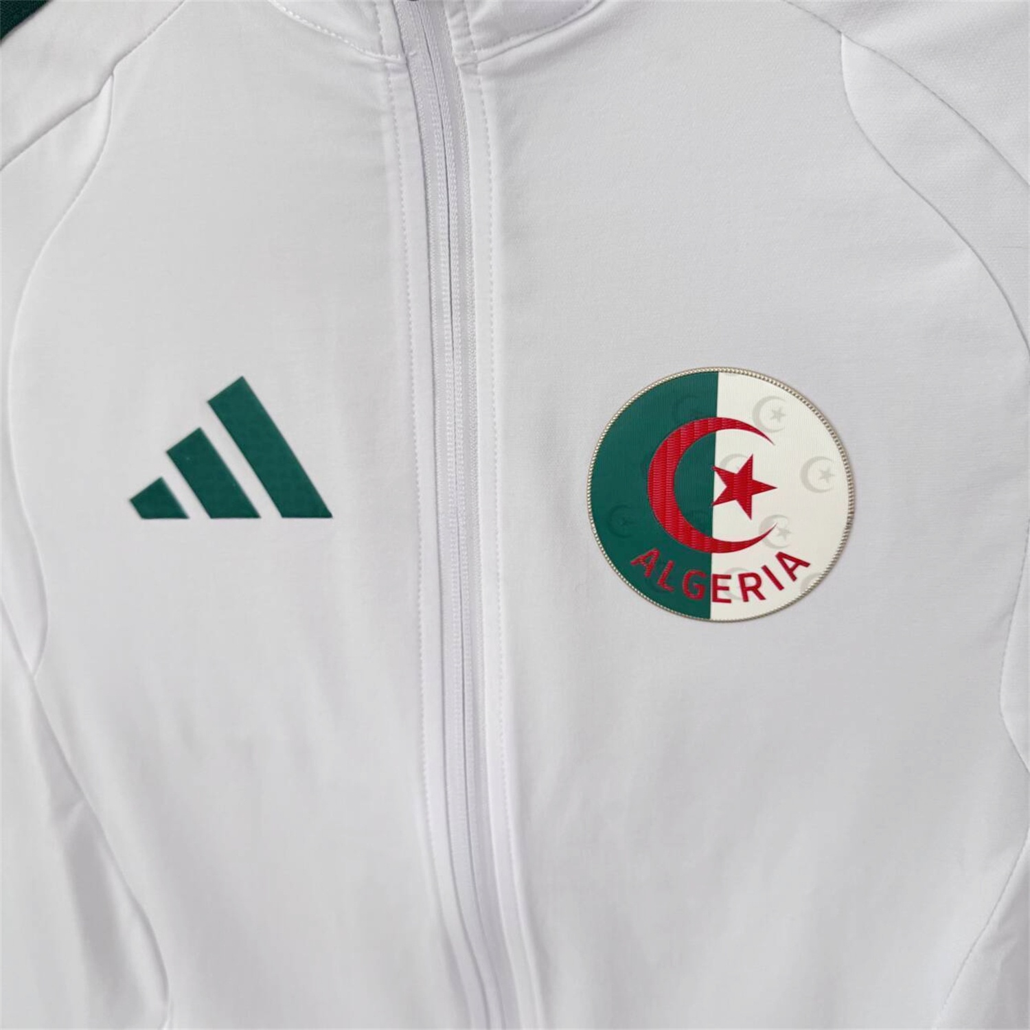 Algeria 25-26 Windbreaker Training Set - White With Black Top and Pants - UnitedFutballJersey