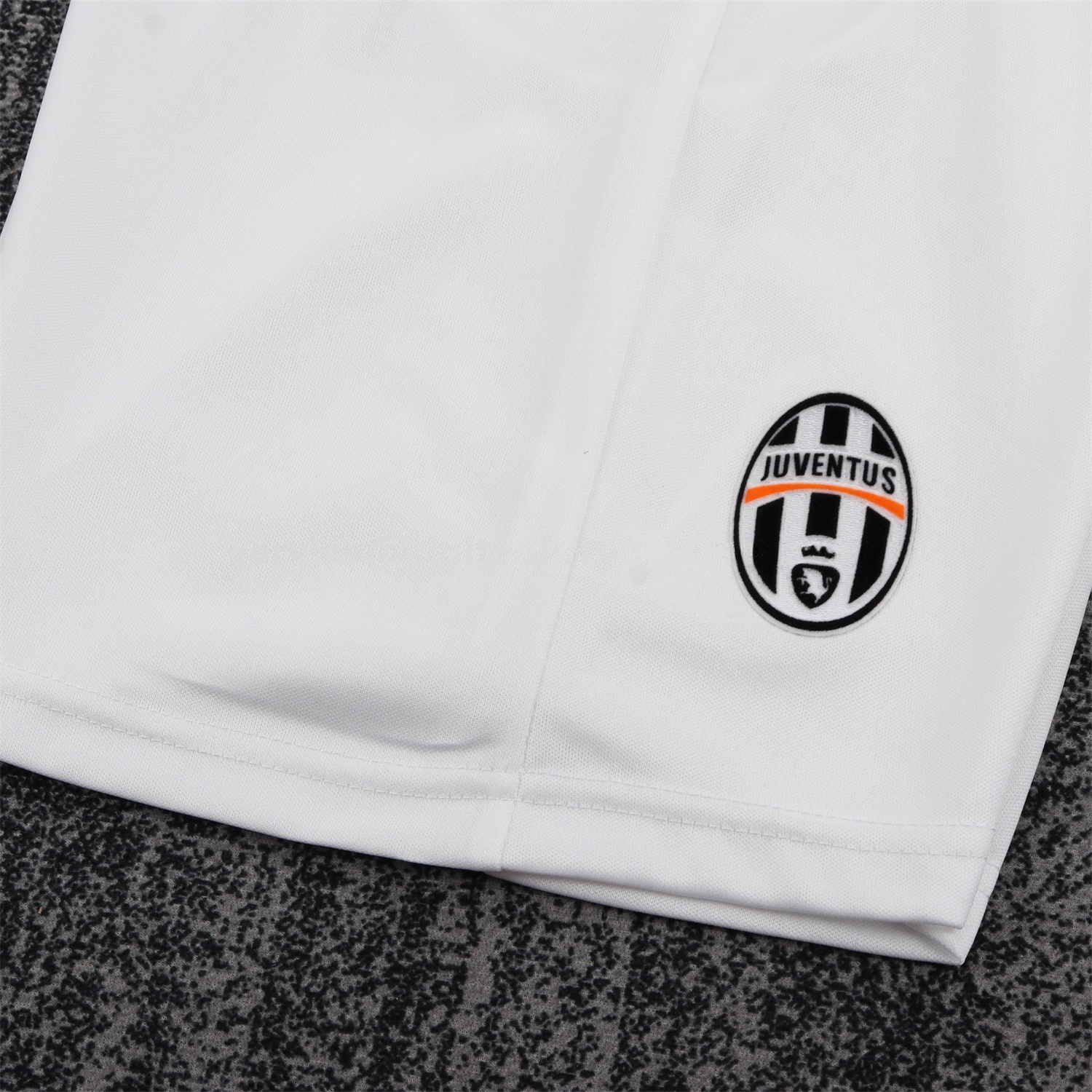 Retro Juventus 2004-05 Home Kids Kit - UnitedFutballJersey