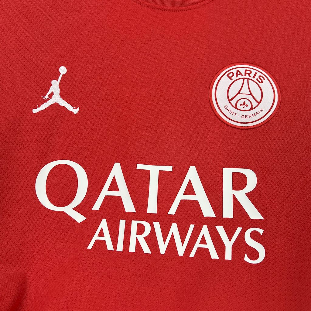 2025/2026 Paris Saint-Germain red goalkeeper Football Jersey 1:1 Thai quality