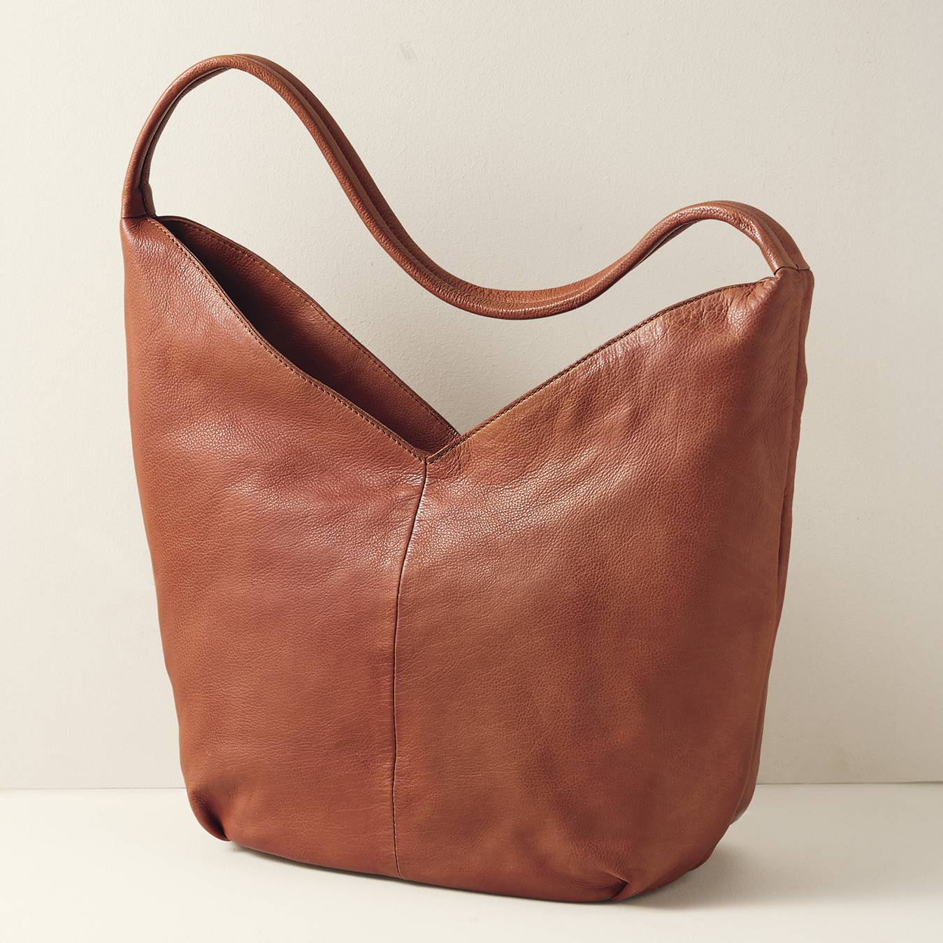 Stylish Leather Tote - Northstyle Catalog