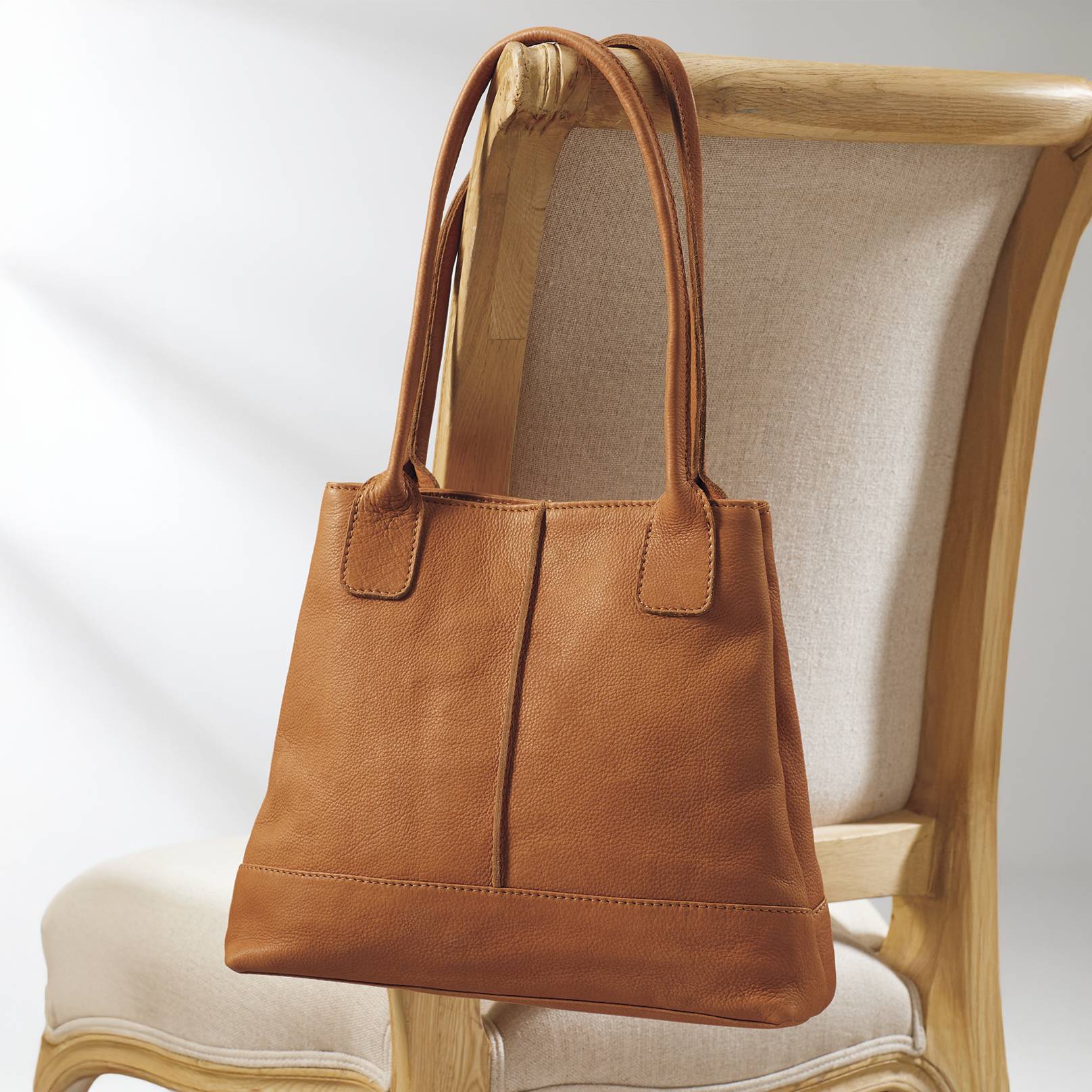 Around Town Leather Bag - Northstyle Catalog
