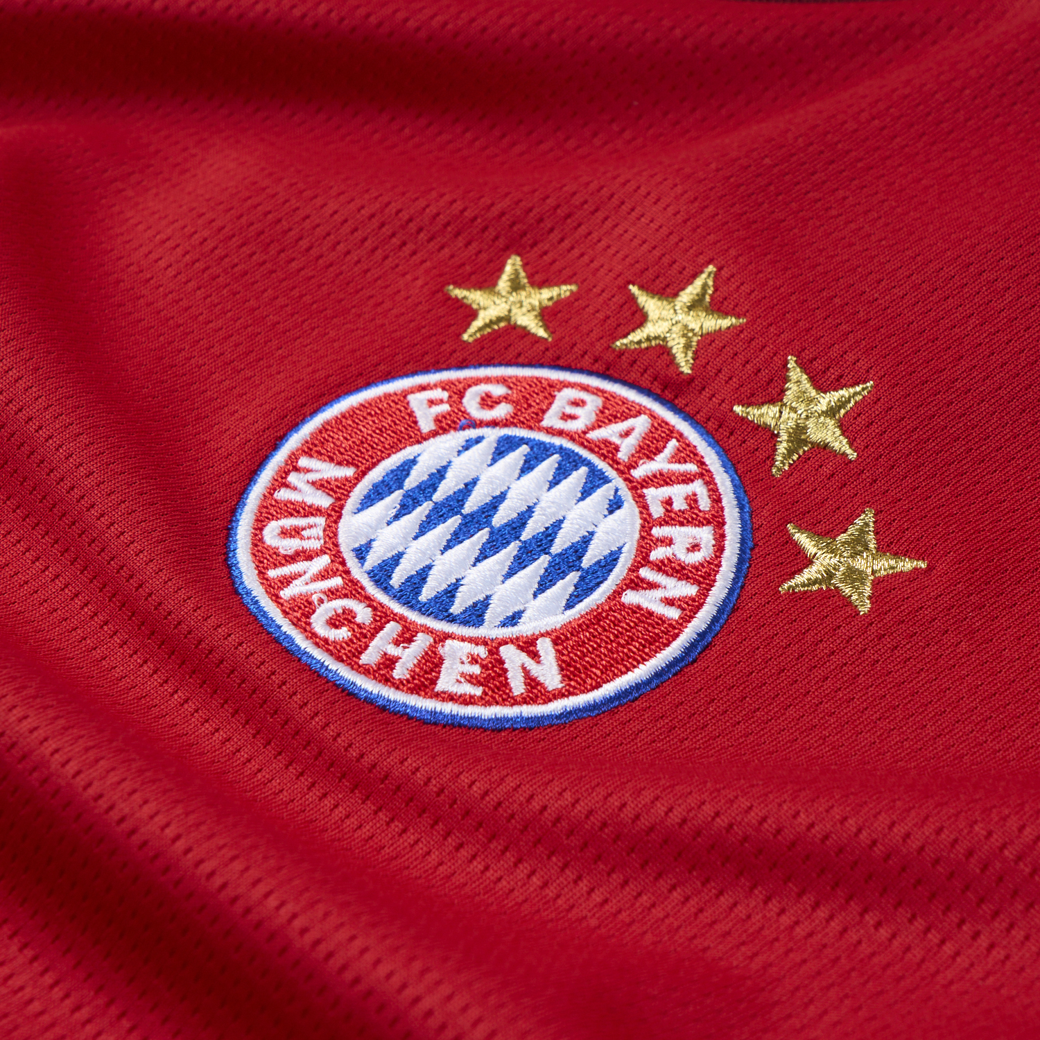 Retro Bayern Munich 2015-16 Home Jersey - UnitedFutballJersey