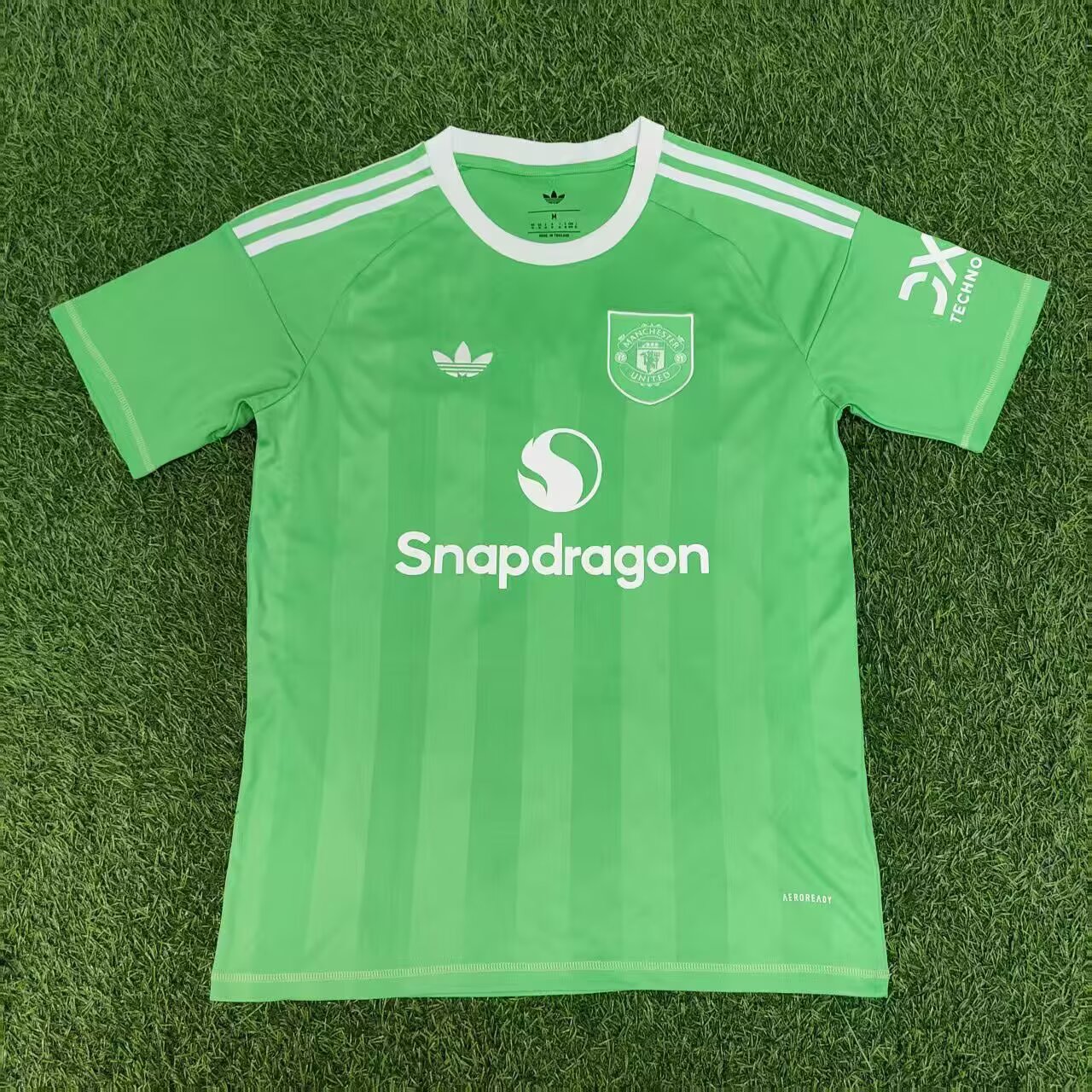 2025/2026 Manchester United Goalie Green Football Jersey 1:1 Thai Quality