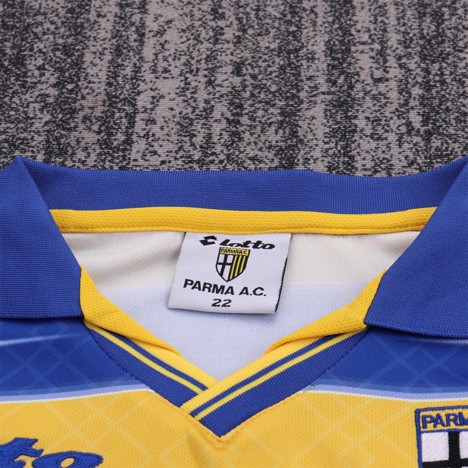 Retro Parma 1998-99 Home Kids Kit - UnitedFutballJersey