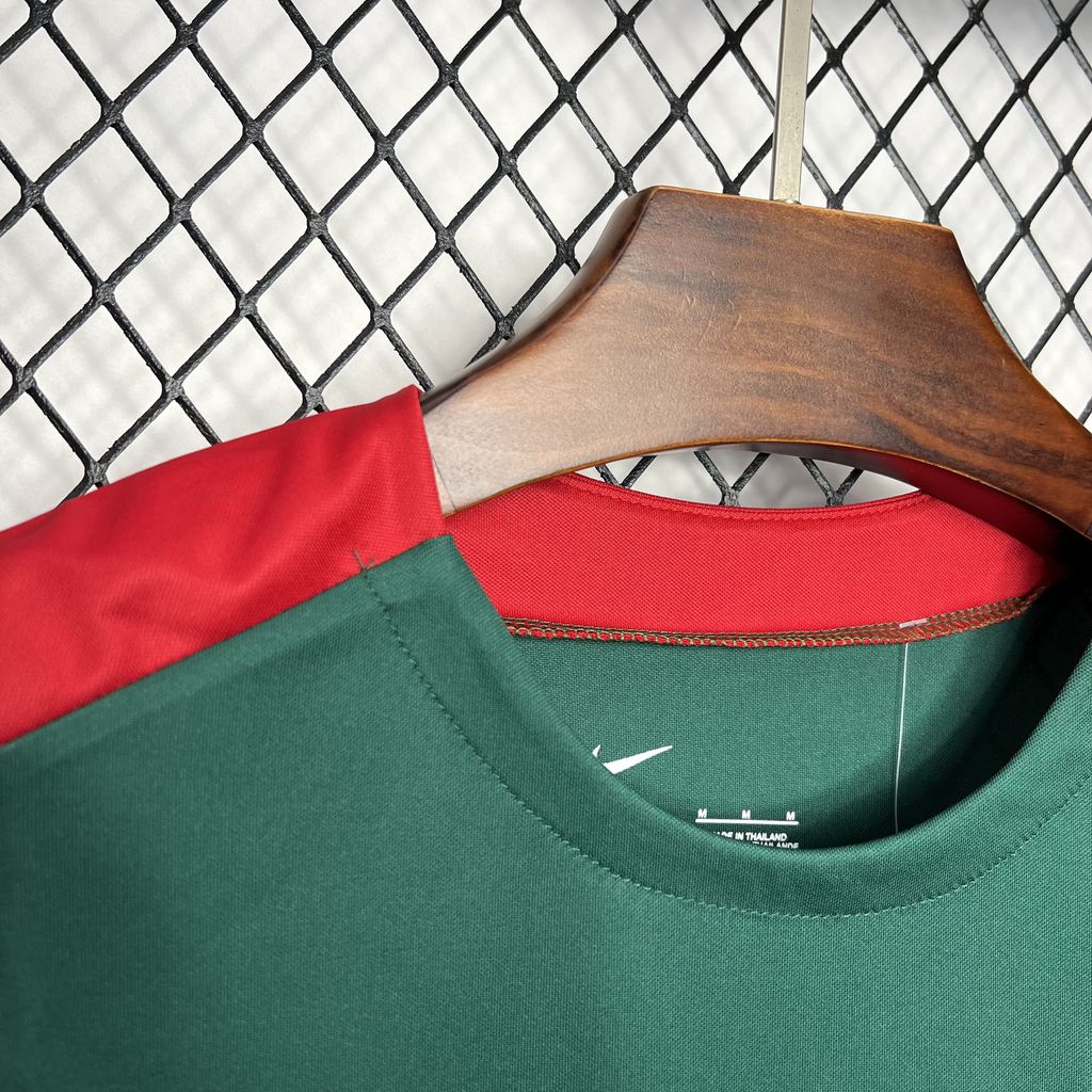 2024/2025 Liverpool Pre-match Training Dark Green Jersey1:1 Thai Quality