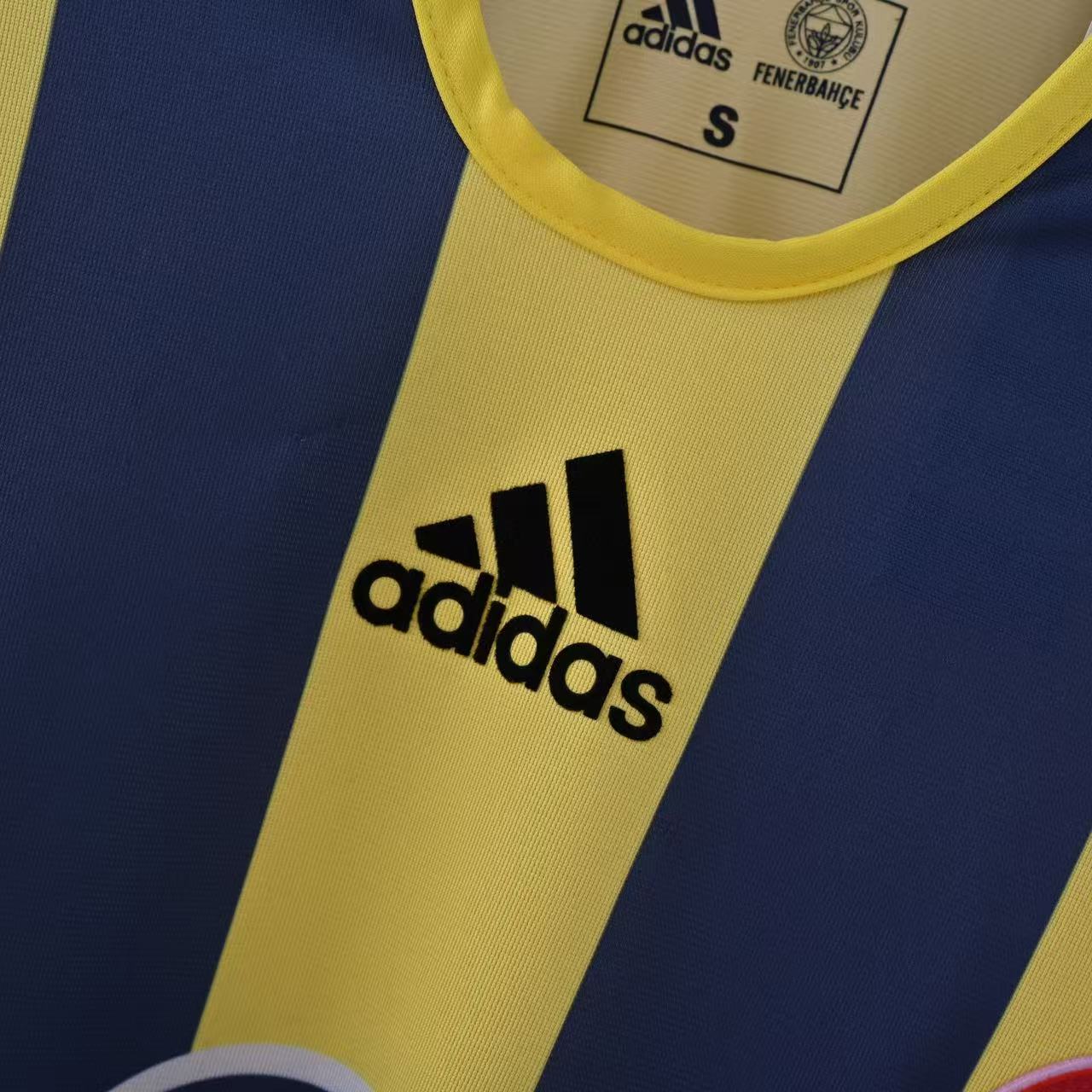 2005/2006 Retro Fenerbahce Home Football Shirt 1:1 Thai Quality