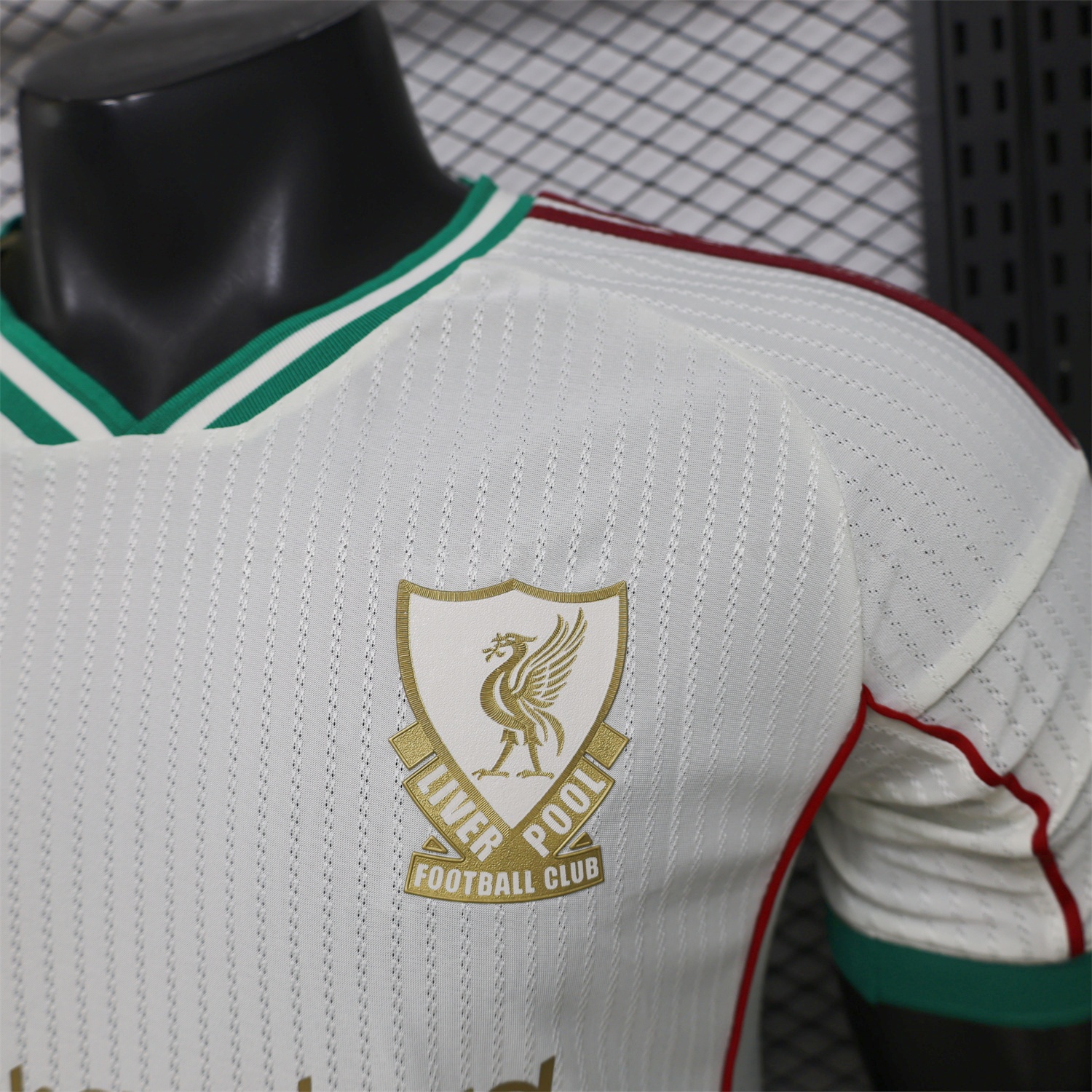 Liver.pool 25-26 Gold Lines Retro Casual Style White Jersey - Player Version - UnitedFutballJersey