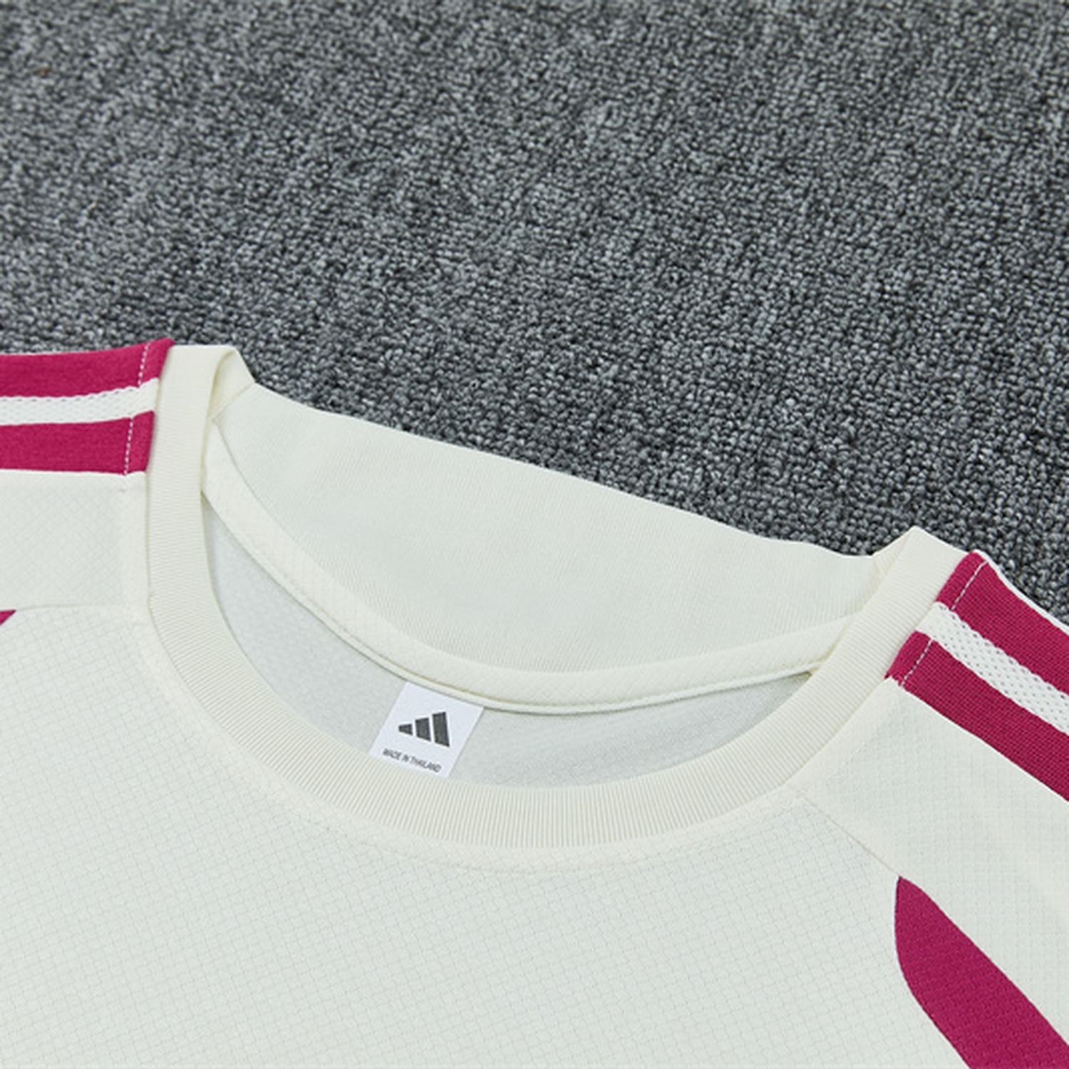 Real Madrid 26-27 Kids Short-Sleeve Training Set - Cream Top & Cream Shorts - UnitedFutballJersey