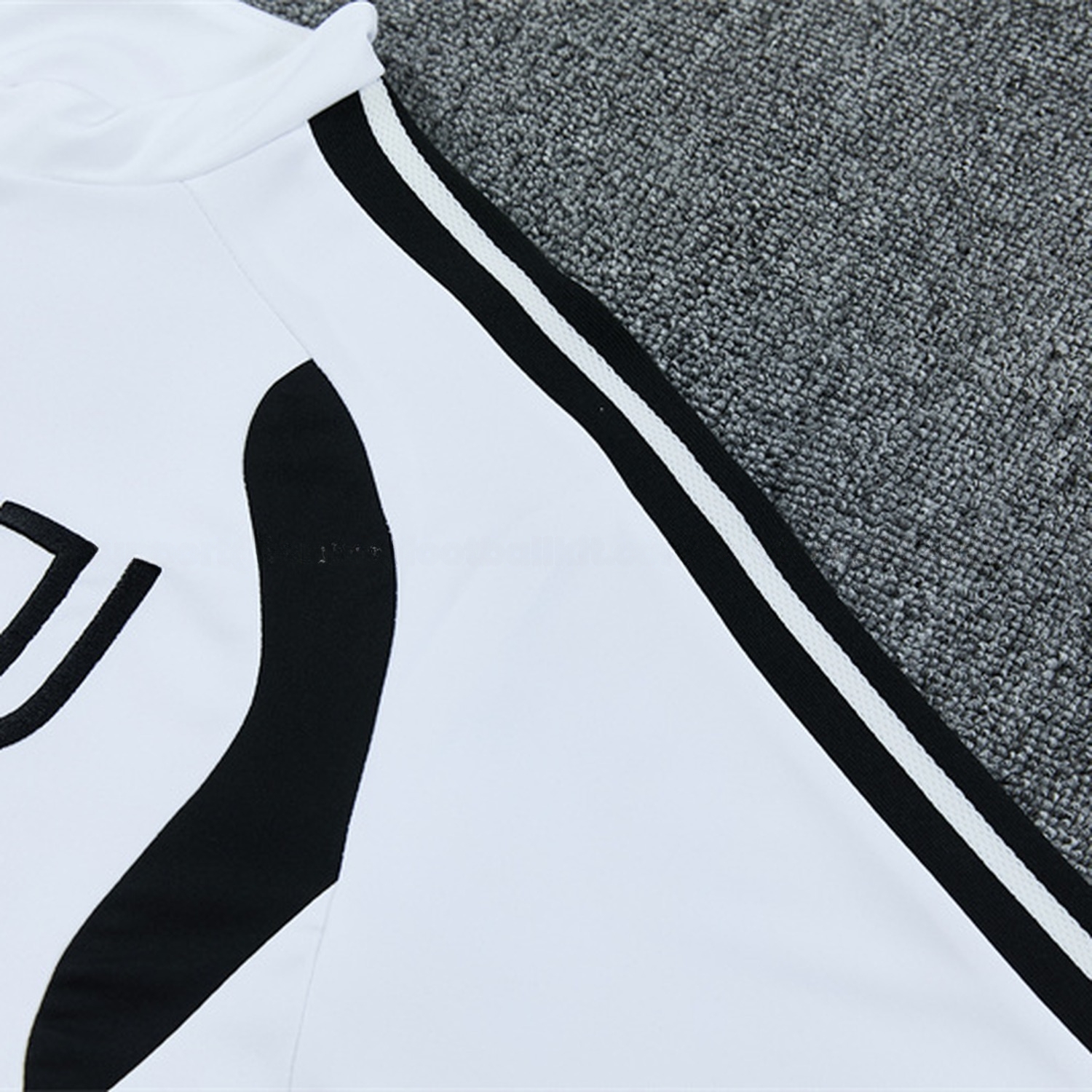 Juventus 26-27 Long Sleeve Training Set - White Top & Black Pants - UnitedFutballJersey