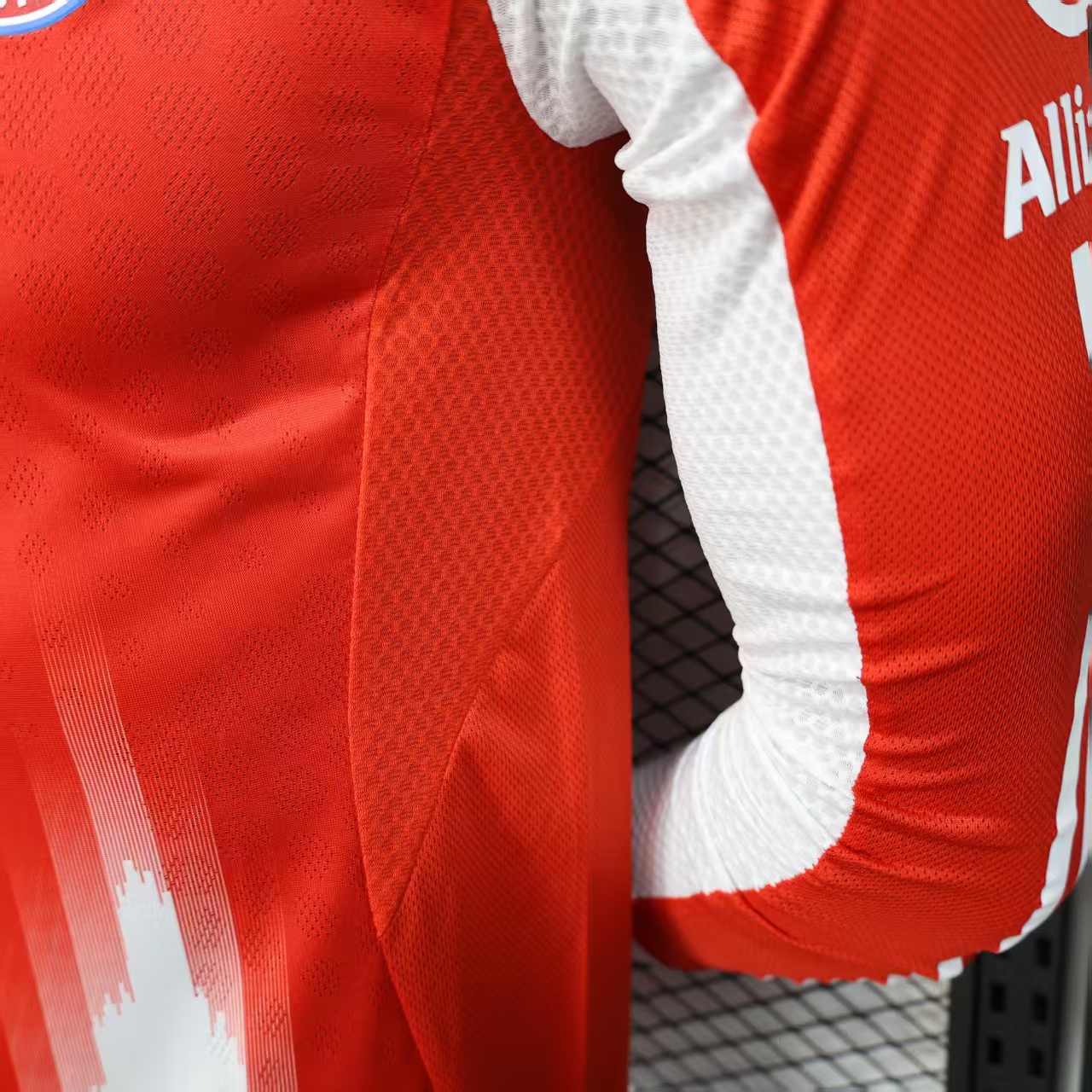 2025-2026 Long Sleeves Player Version Bayern Munich Home Football Shirt 1:1 Thai Quality