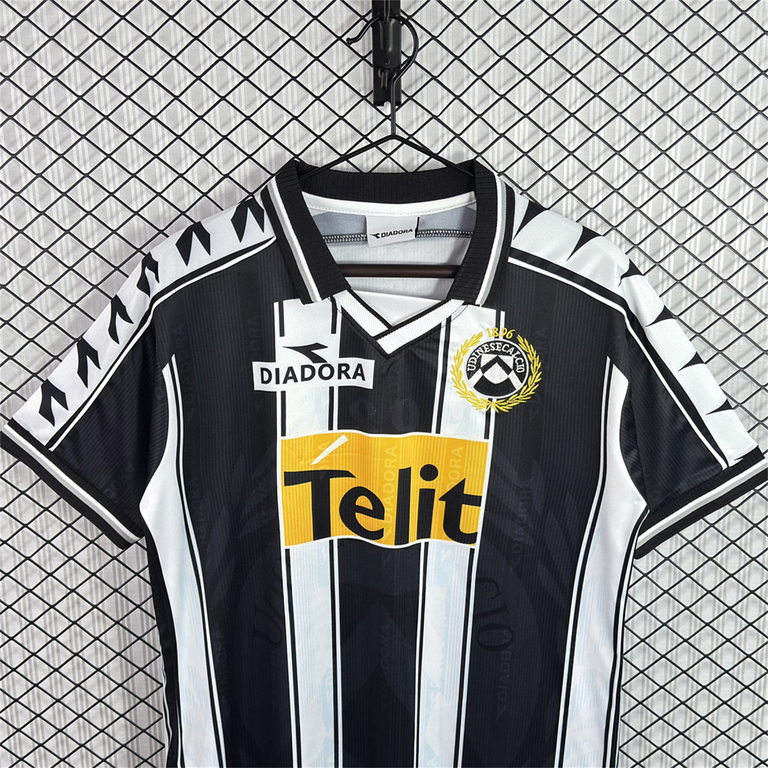 Retro Udinese 1999-00 Home Jersey - UnitedFutballJersey