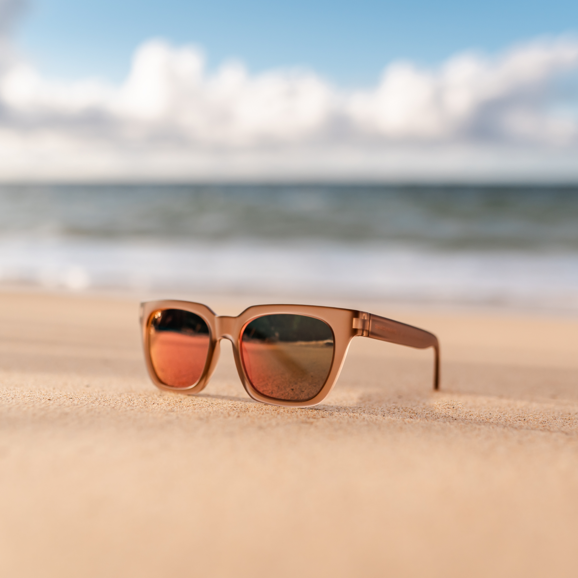 Dahlia – Peach Polarized