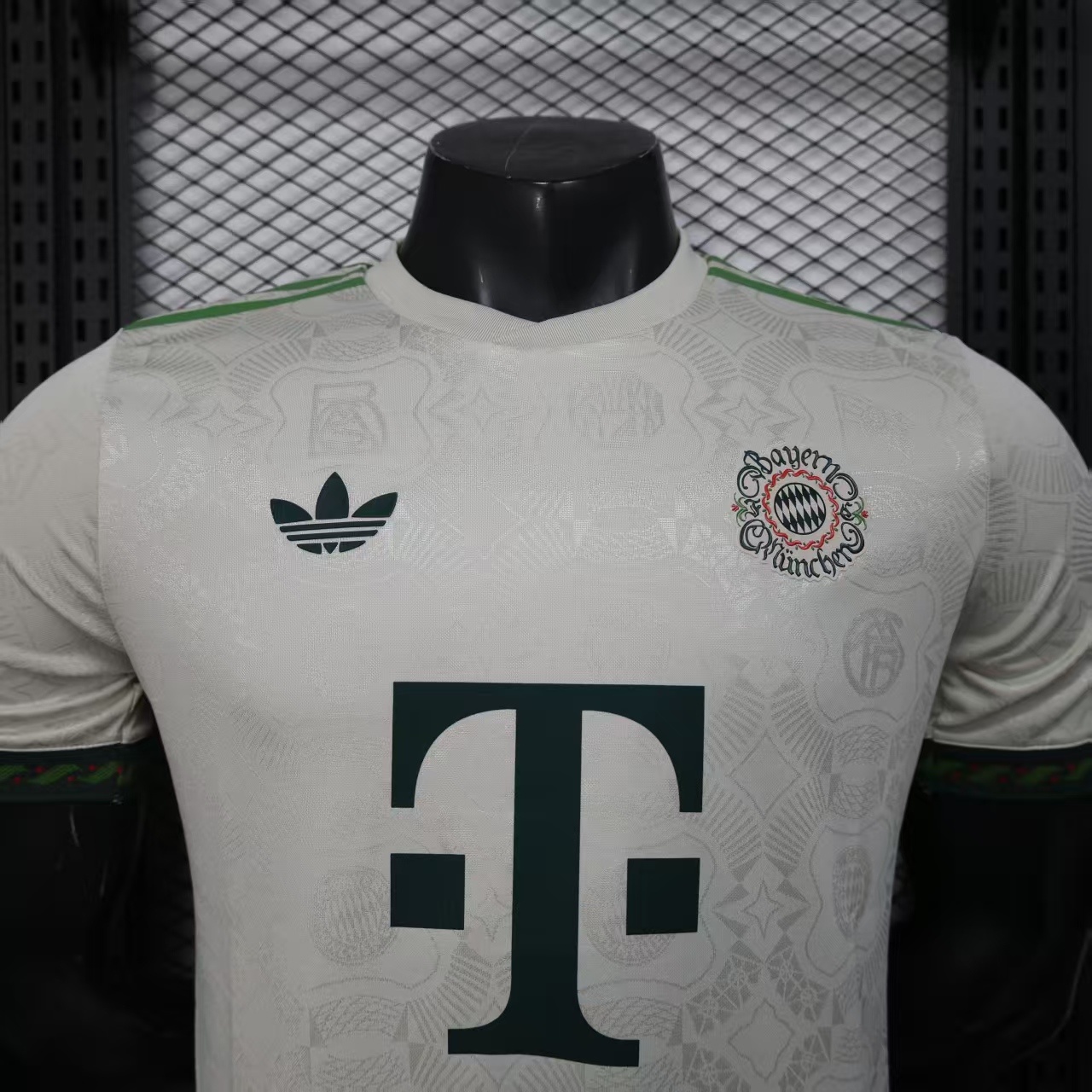 2025/2026 Player Version Bayern Munich Oktoberfest Football Jersey 1:1 Thai Quality