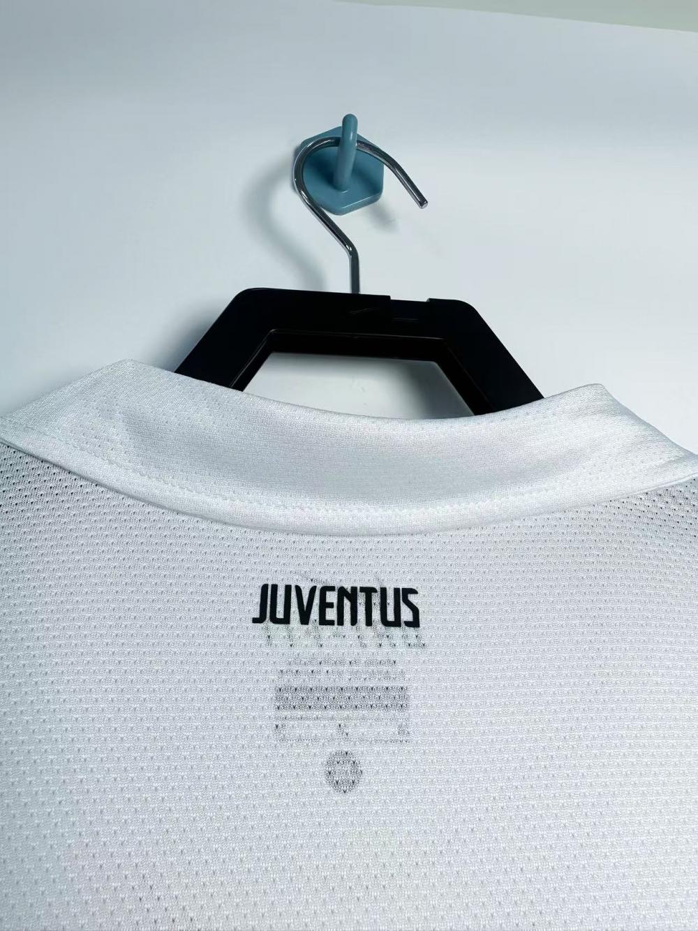 2010/2011 Retro Juventus Away Soccer Jersey 1:1 Thai Quality