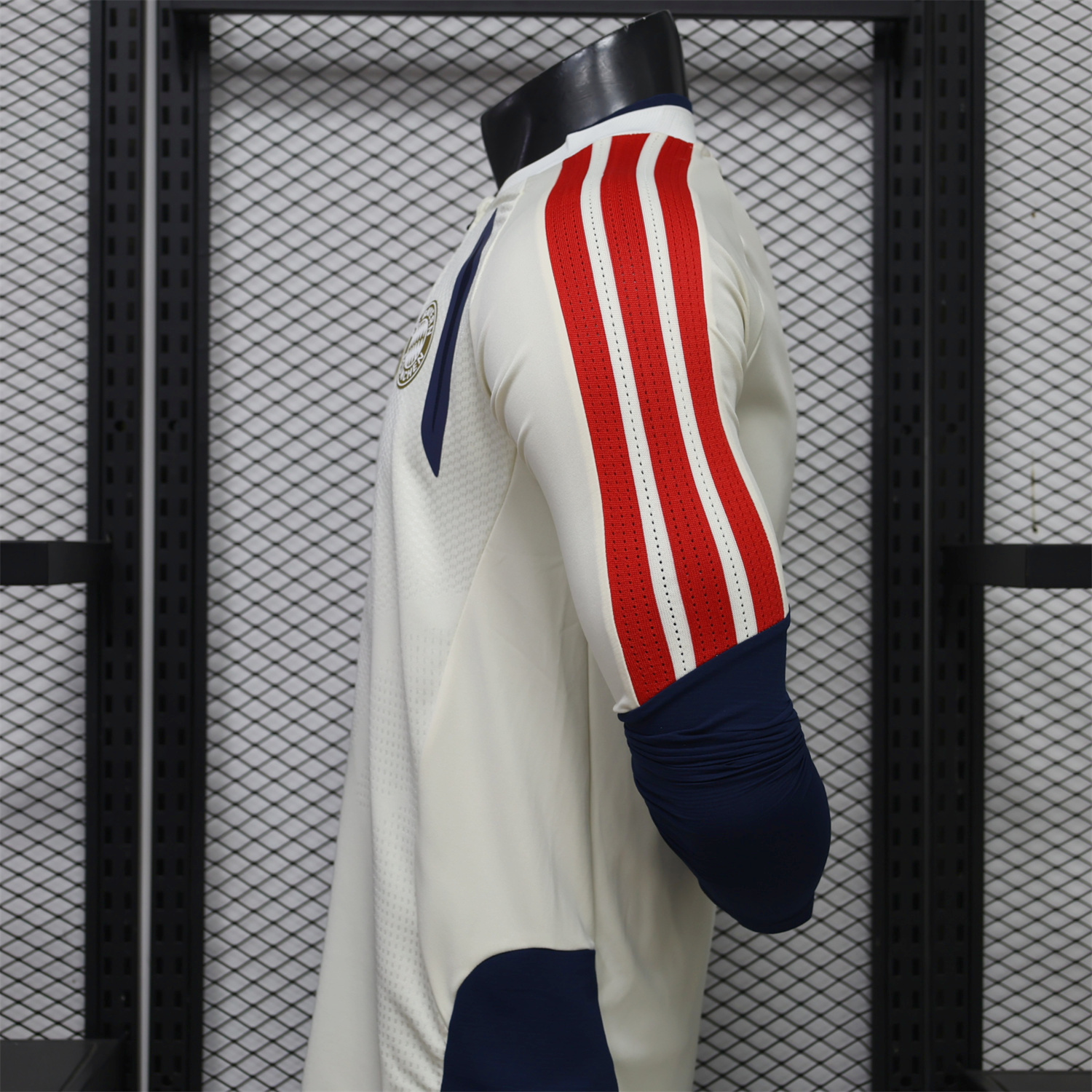 Bayern Munich 26-27 Off-White Long Sleeves Training Jersey - Player Version - UnitedFutballJersey