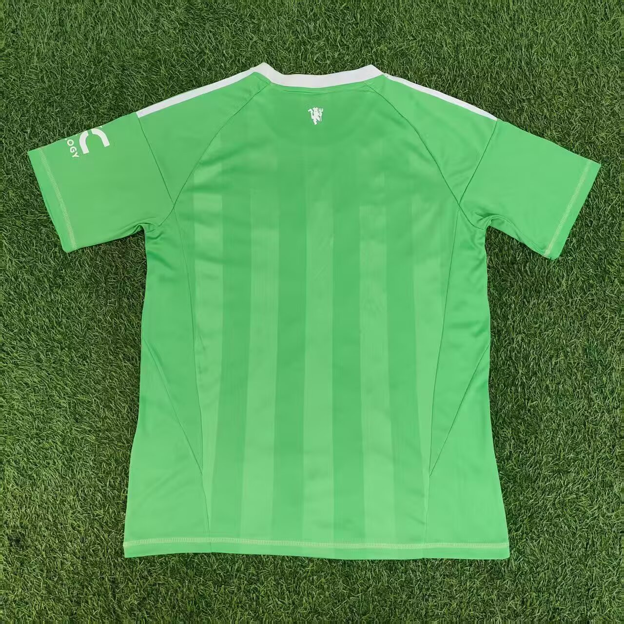 2025/2026 Manchester United Goalie Green Football Jersey 1:1 Thai Quality