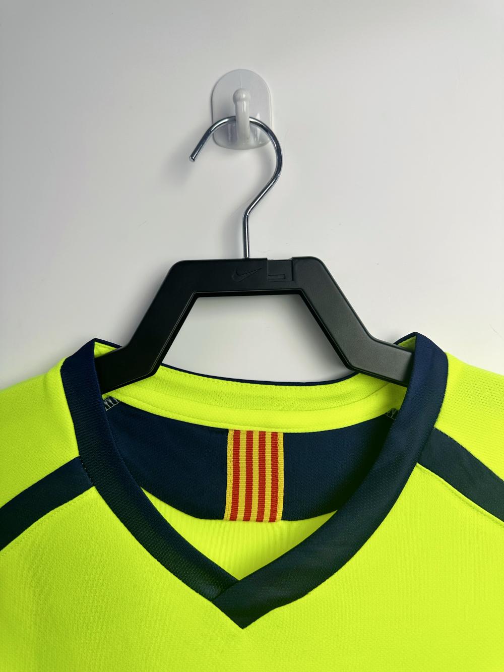 2005/2006 Retro Barcelona Away Football Jersey Long Sleeve 1:1 Thai Quality