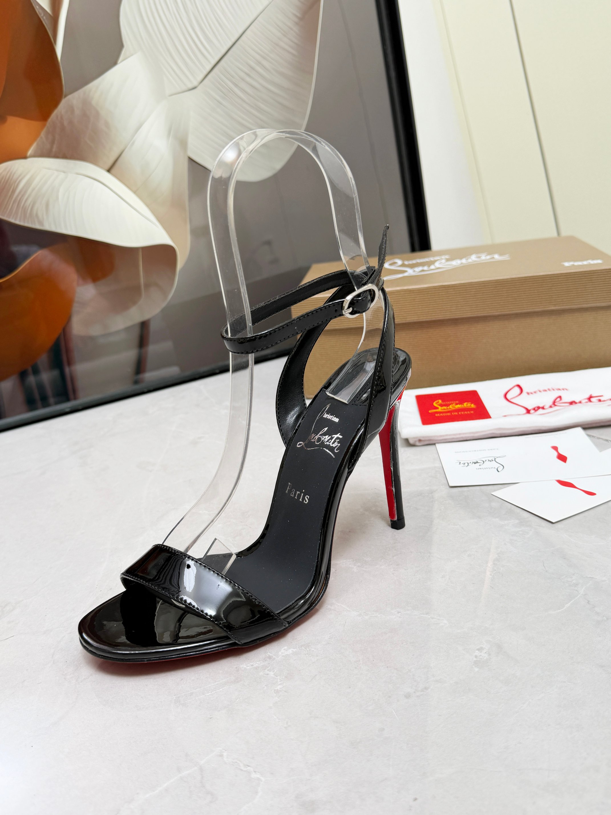 Cistian Louboutin Classic Black Patent Leather High-Heeled Sandals with Red Sole