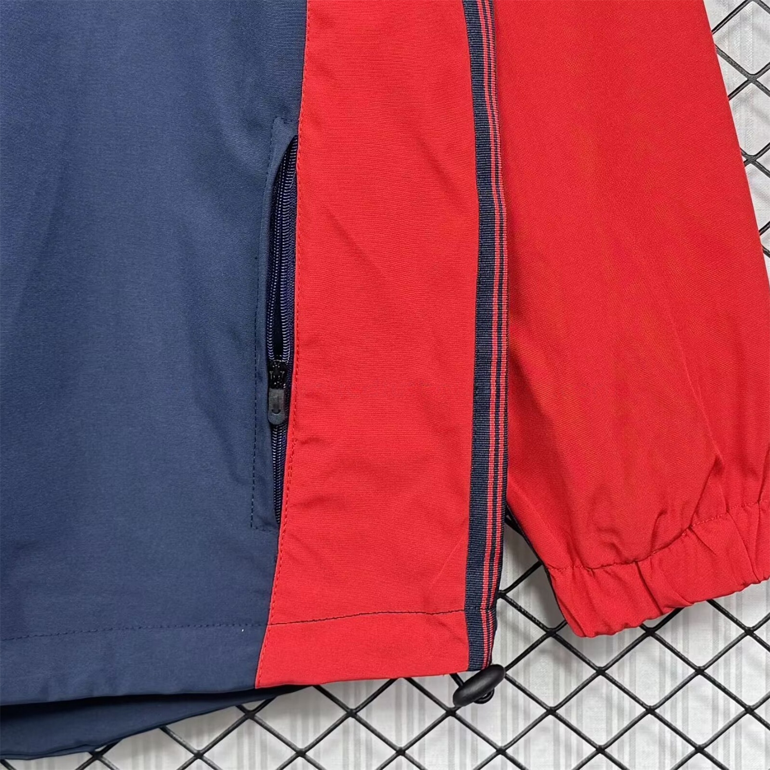 Retro Arsenal 1998-99 Home Windbreaker Jacket - Red And Dark Grey - UnitedFutballJersey