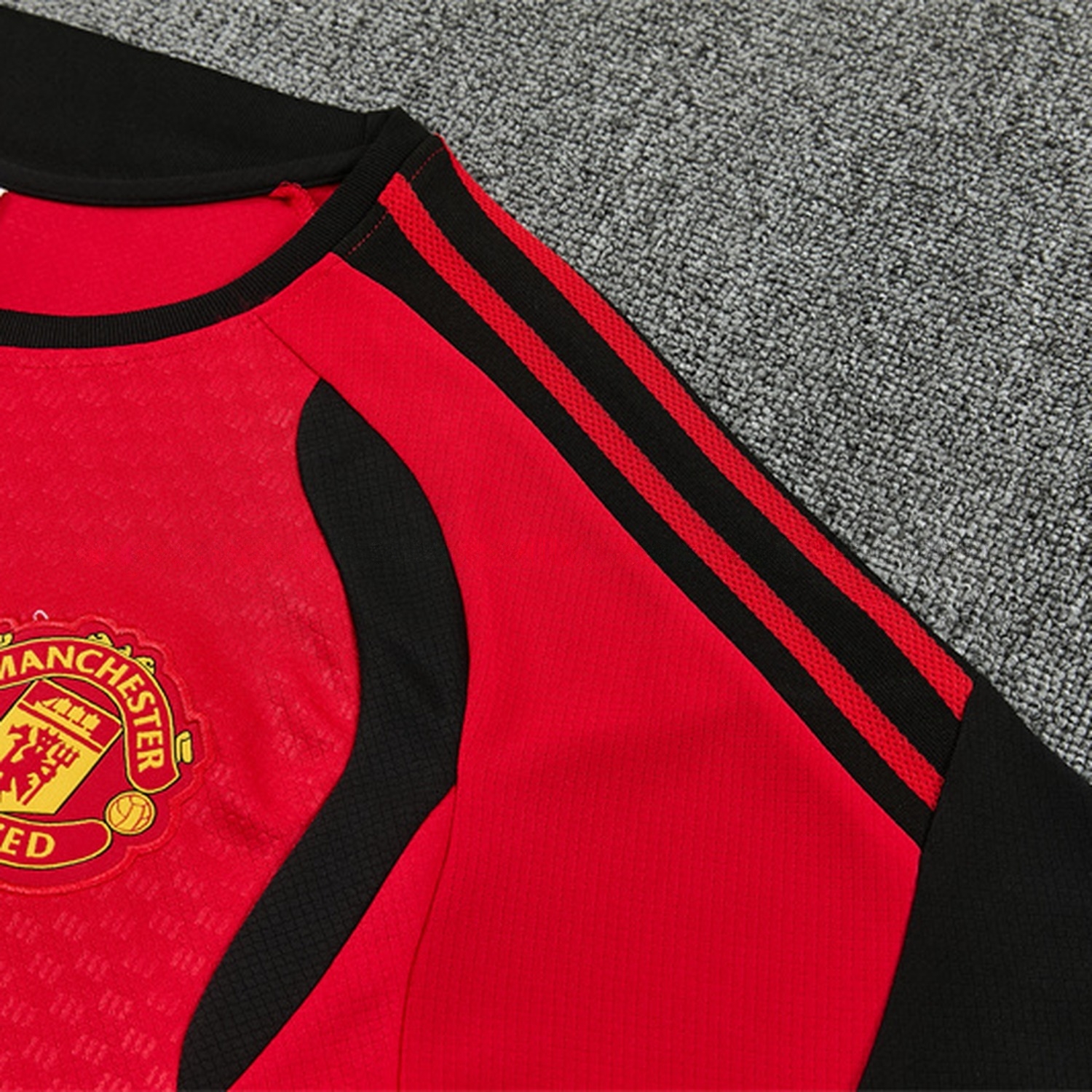 Manchester United 26-27 Short-Sleeve Training Set - Red Top & Black Shorts - UnitedFutballJersey