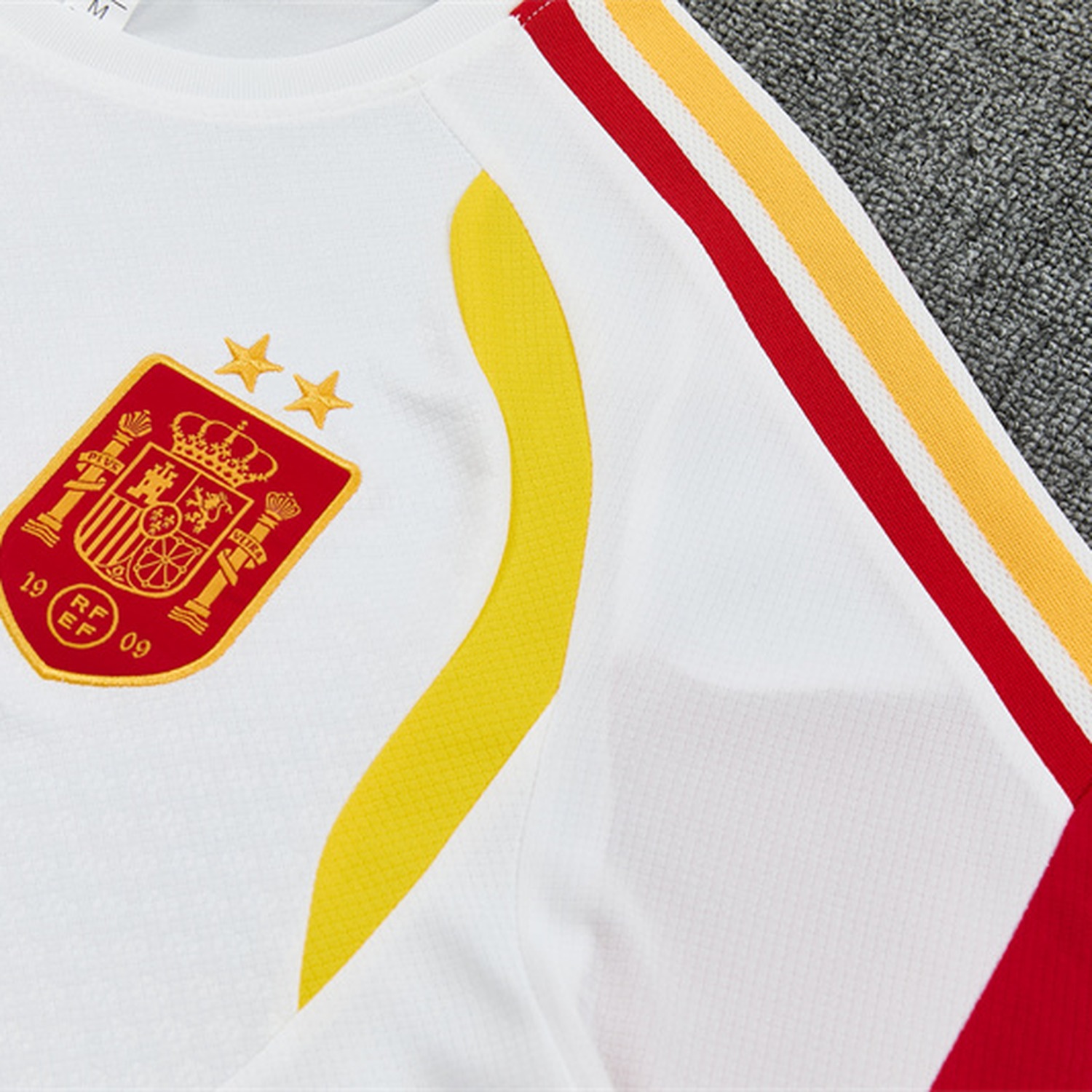 Spain 2026 Two Stars Kids Short-Sleeve Training Set - White Top & Deep Blue Shorts - UnitedFutballJersey