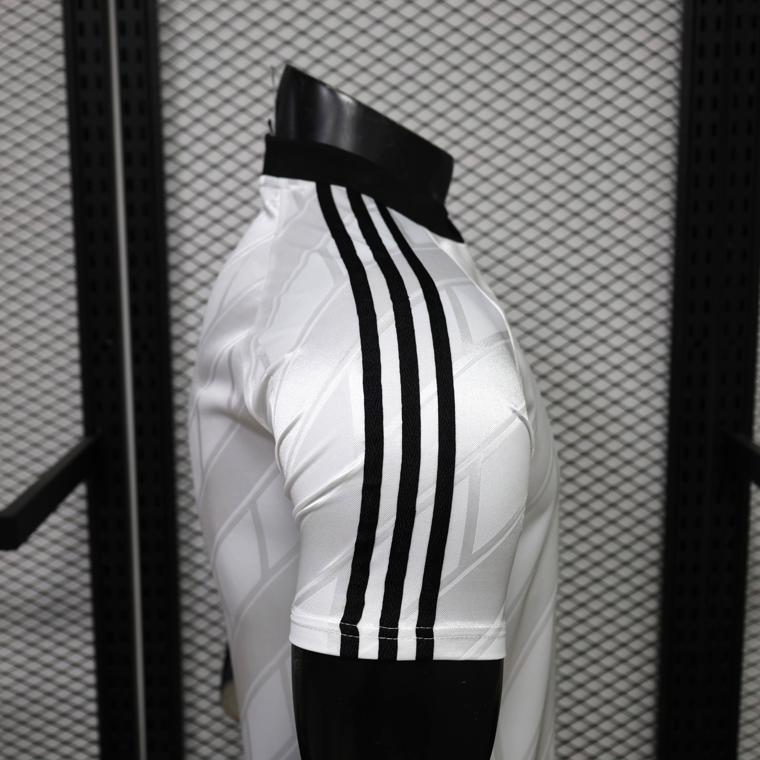 Real Madrid 26-27 White Black Retro Style Casual Jersey - Player Version - UnitedFutballJersey