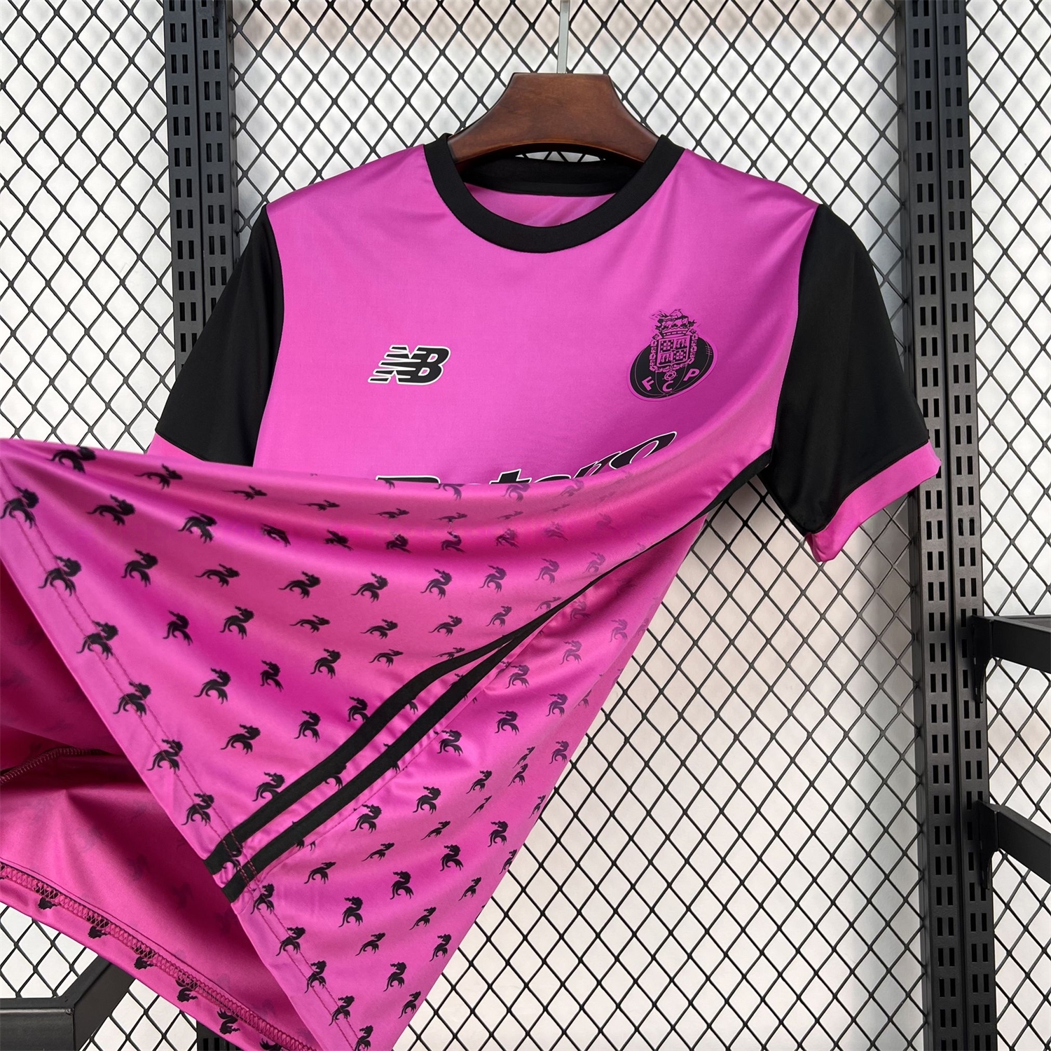 Porto 26-27 Bright Pink With Black Special Jersey - Fans Version - UnitedFutballJersey