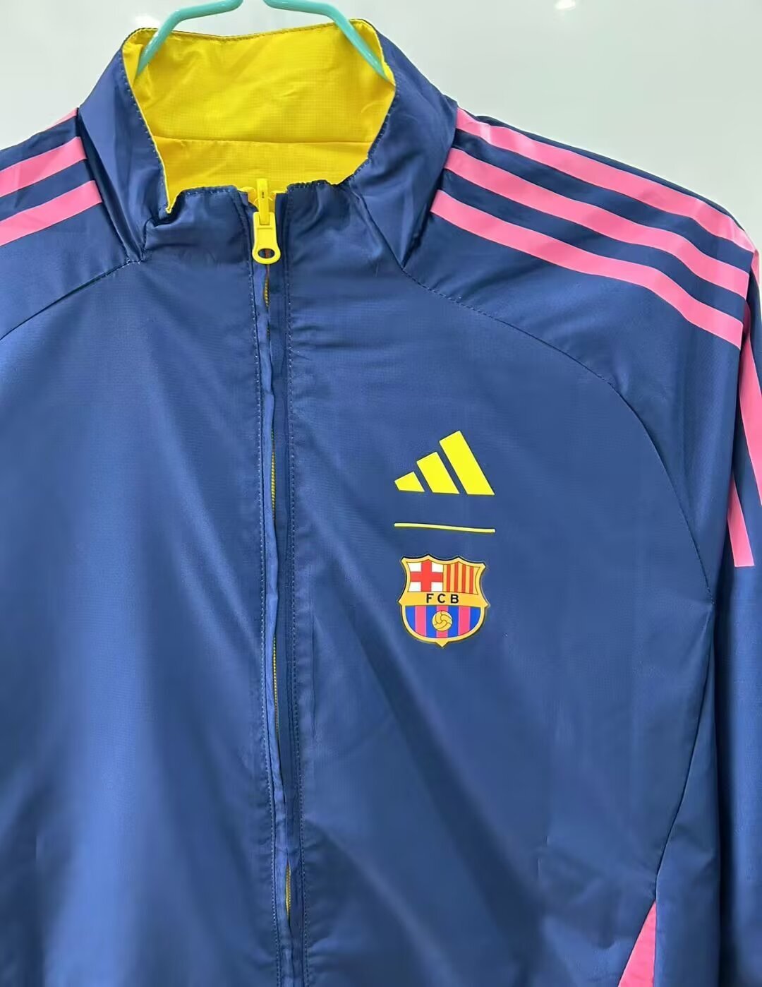 2025/2026 Barcelona Reversible Windbreaker Yellow and blue Soccer Jersey 1:1 Thai Quality