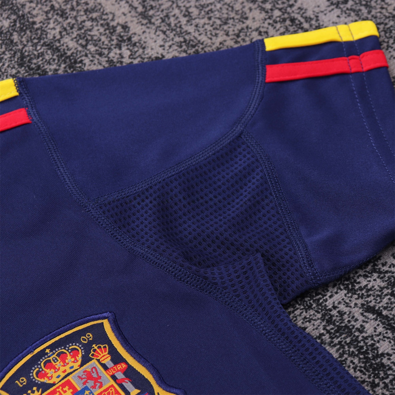 Retro Spain 2010 Away Kids Kit - UnitedFutballJersey