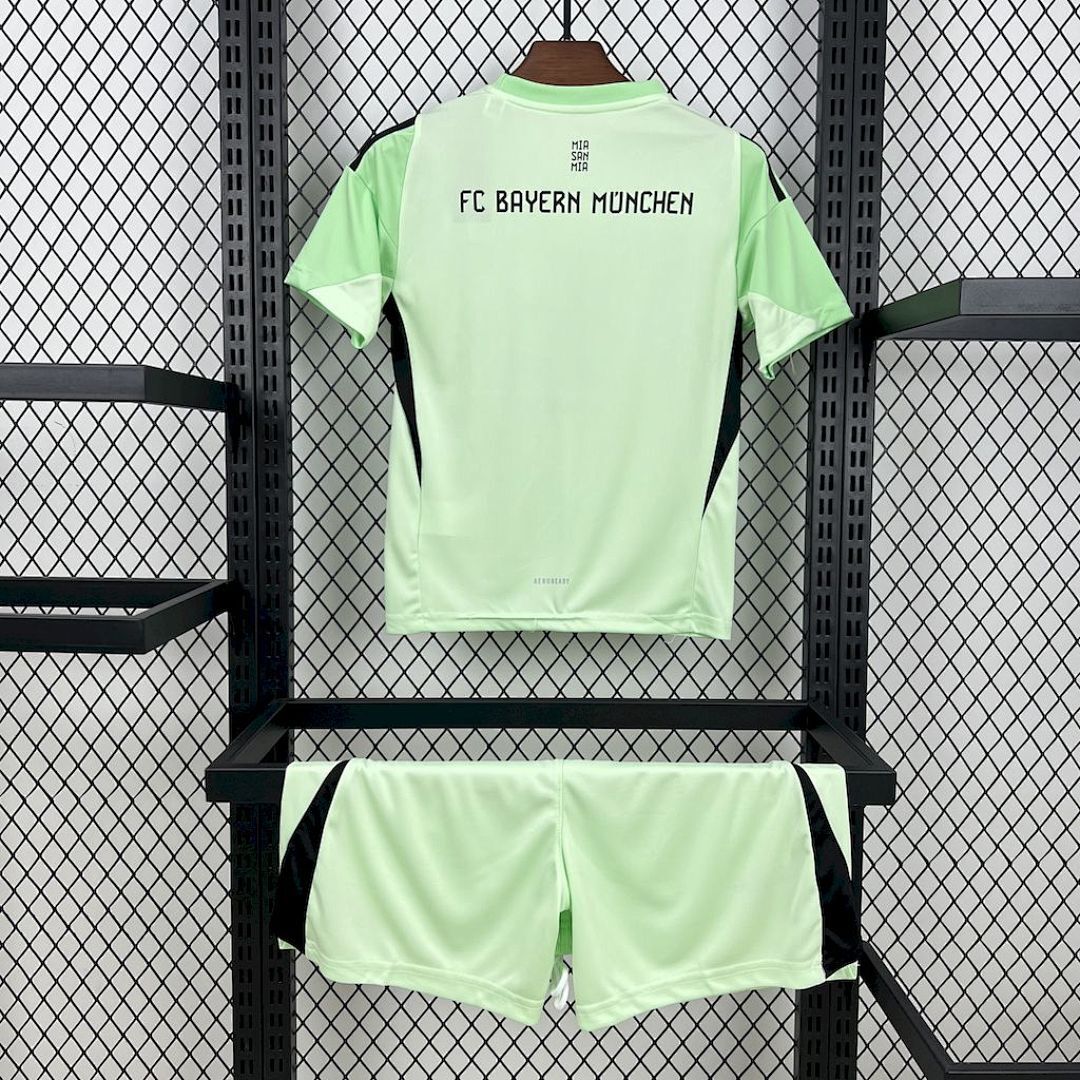 2025/2026 Bayern Munich Training Football Jersey 1:1 Thai Quality Kids Size