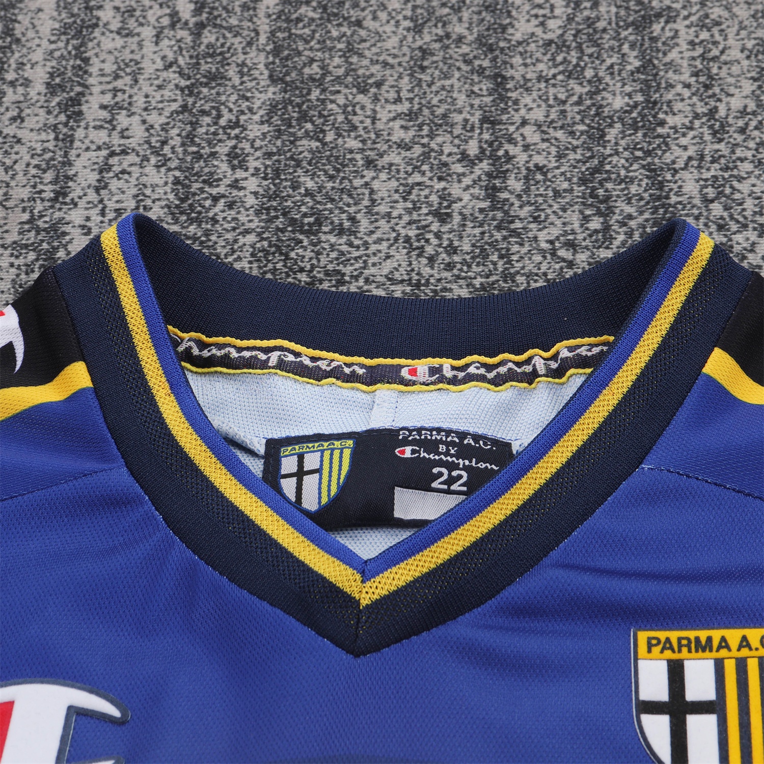 Retro Parma 2001-02 Home Kids Kit - UnitedFutballJersey