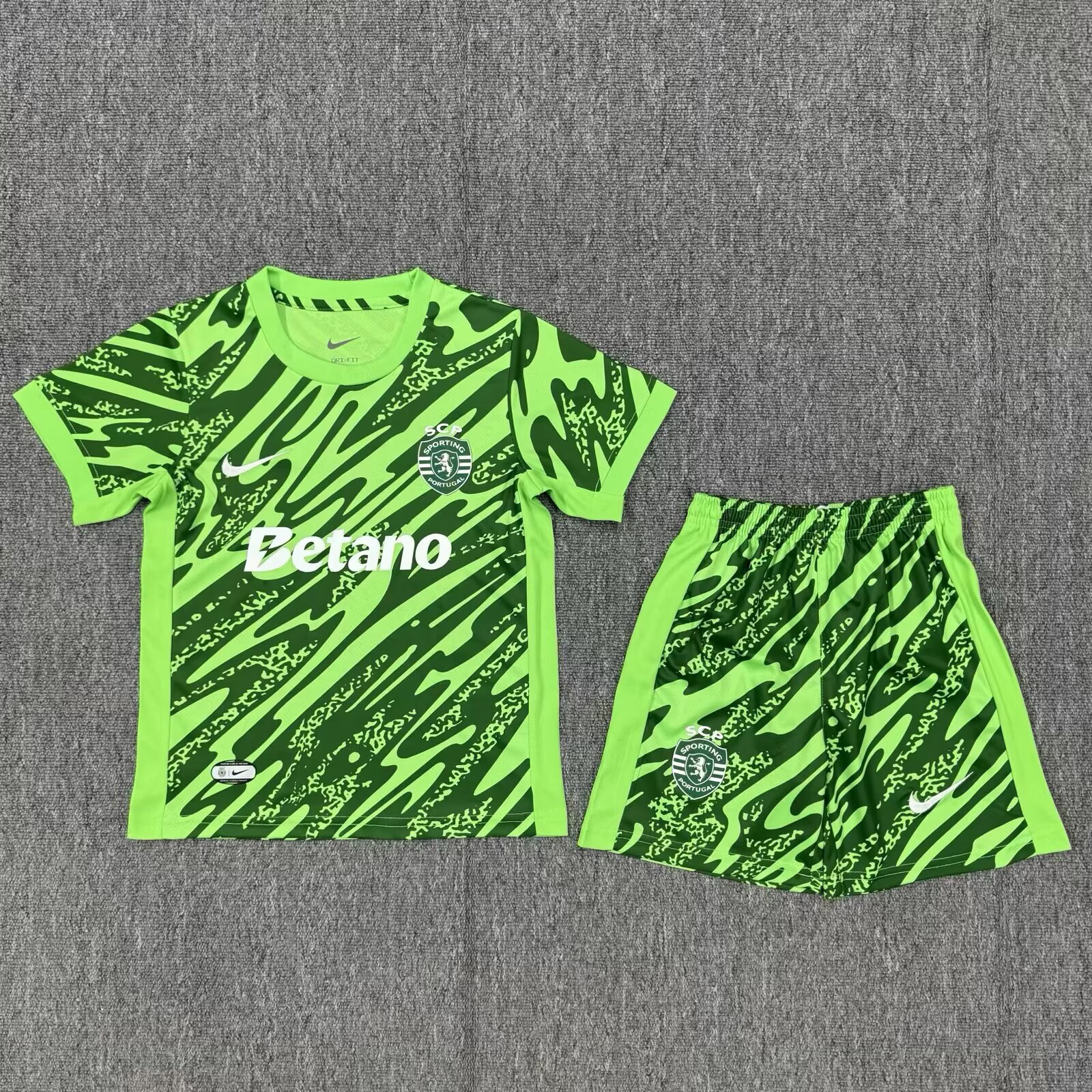 2025/2026 Sporting Lisbon Goalkeeper Football Shirt 1:1 Thai Quality Kids Size