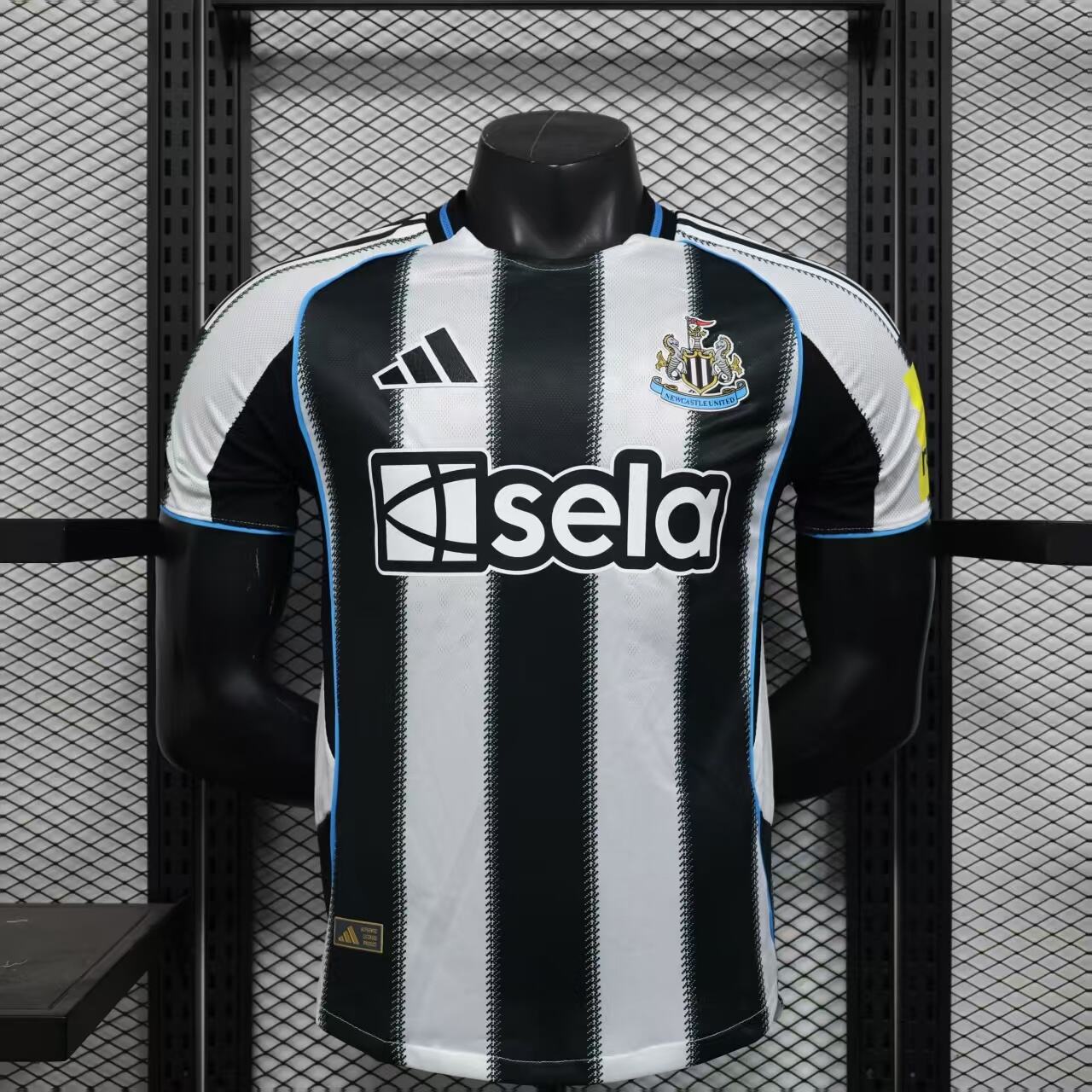 2025/2026 Player Version Newcastle United Home Football Jersey 1:1 Thai Quality
