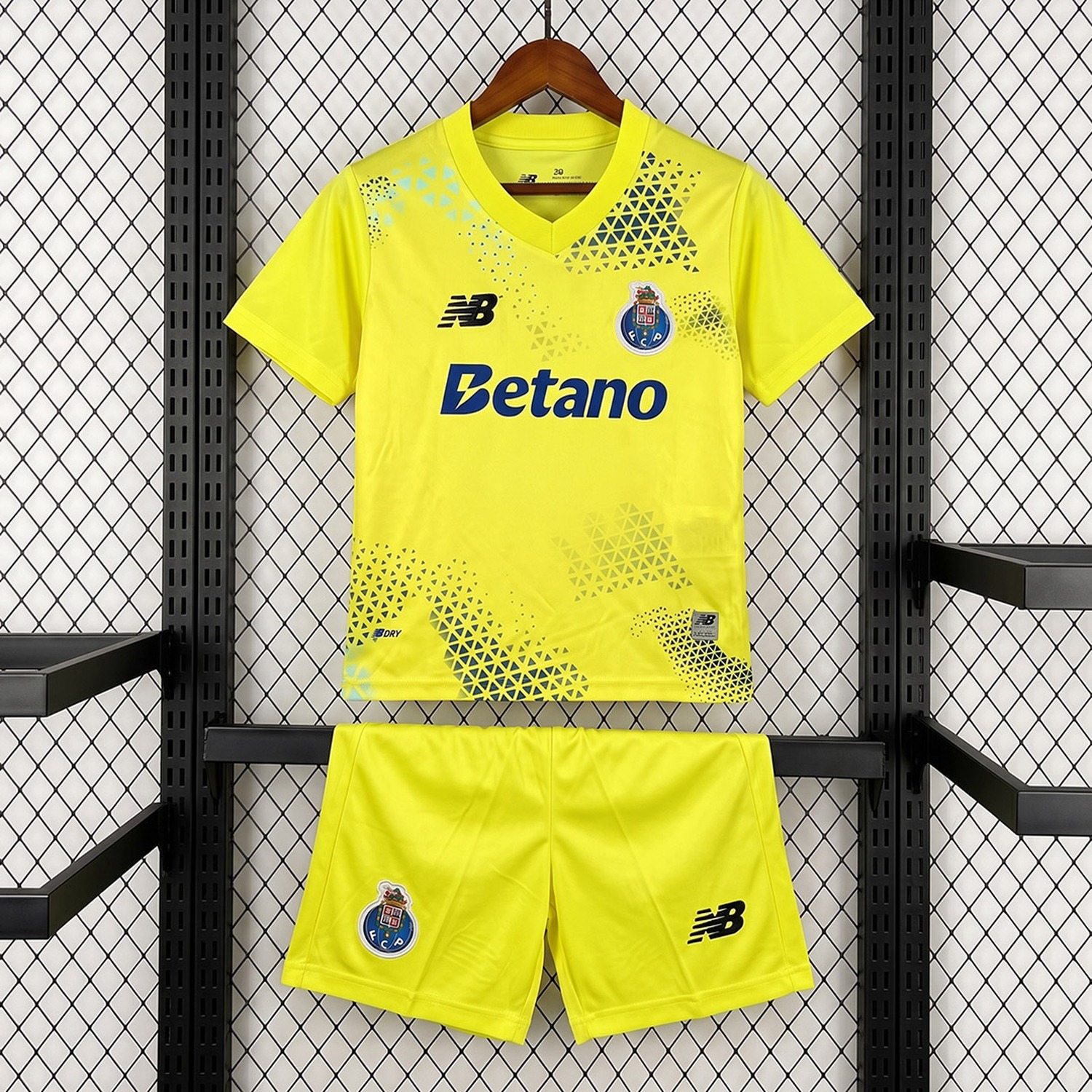 Porto 26-27 Yellow Goalkeeper Kids Kit - UnitedFutballJersey