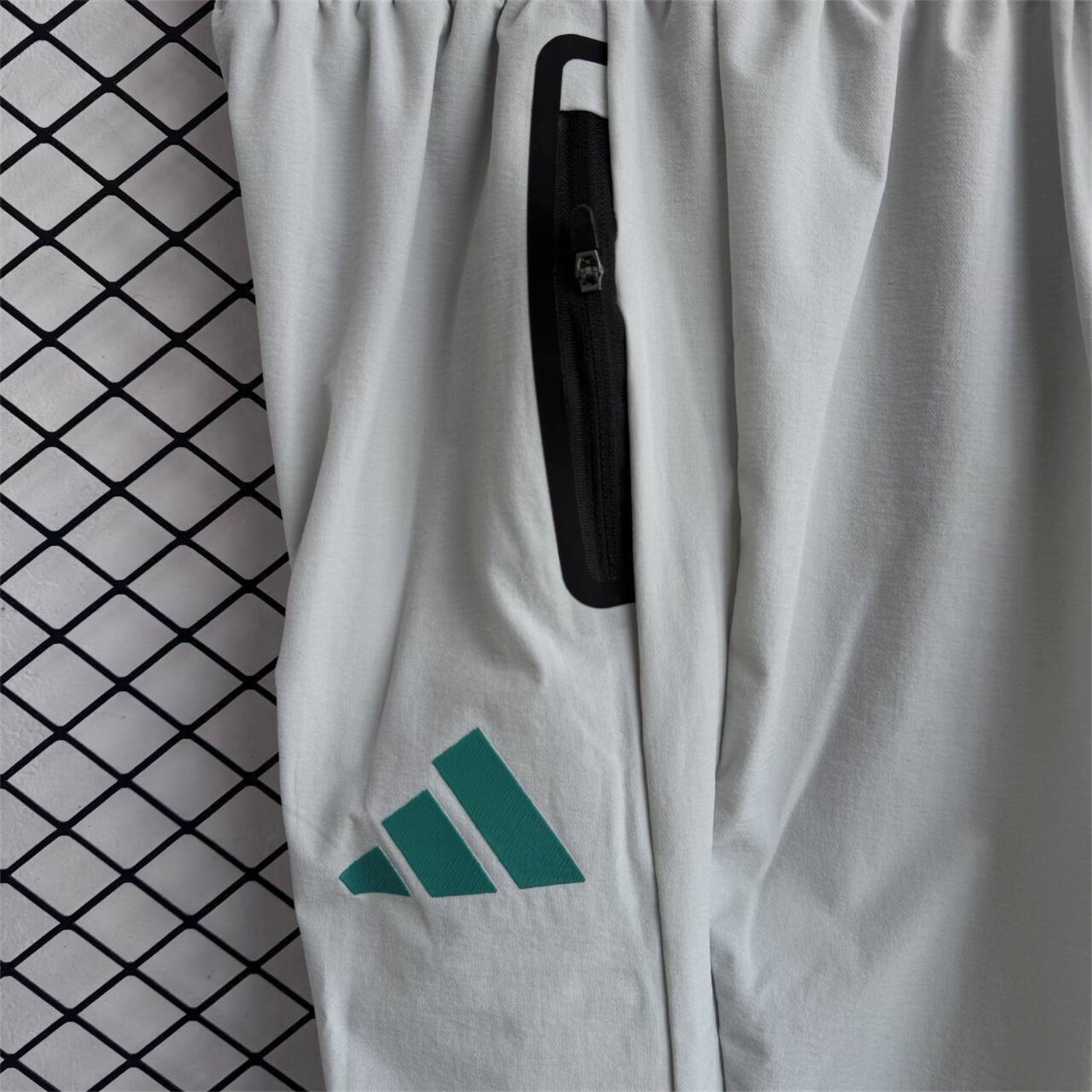 Algeria 25-26 Windbreaker Training Set - Light Grey Top and Pants - UnitedFutballJersey