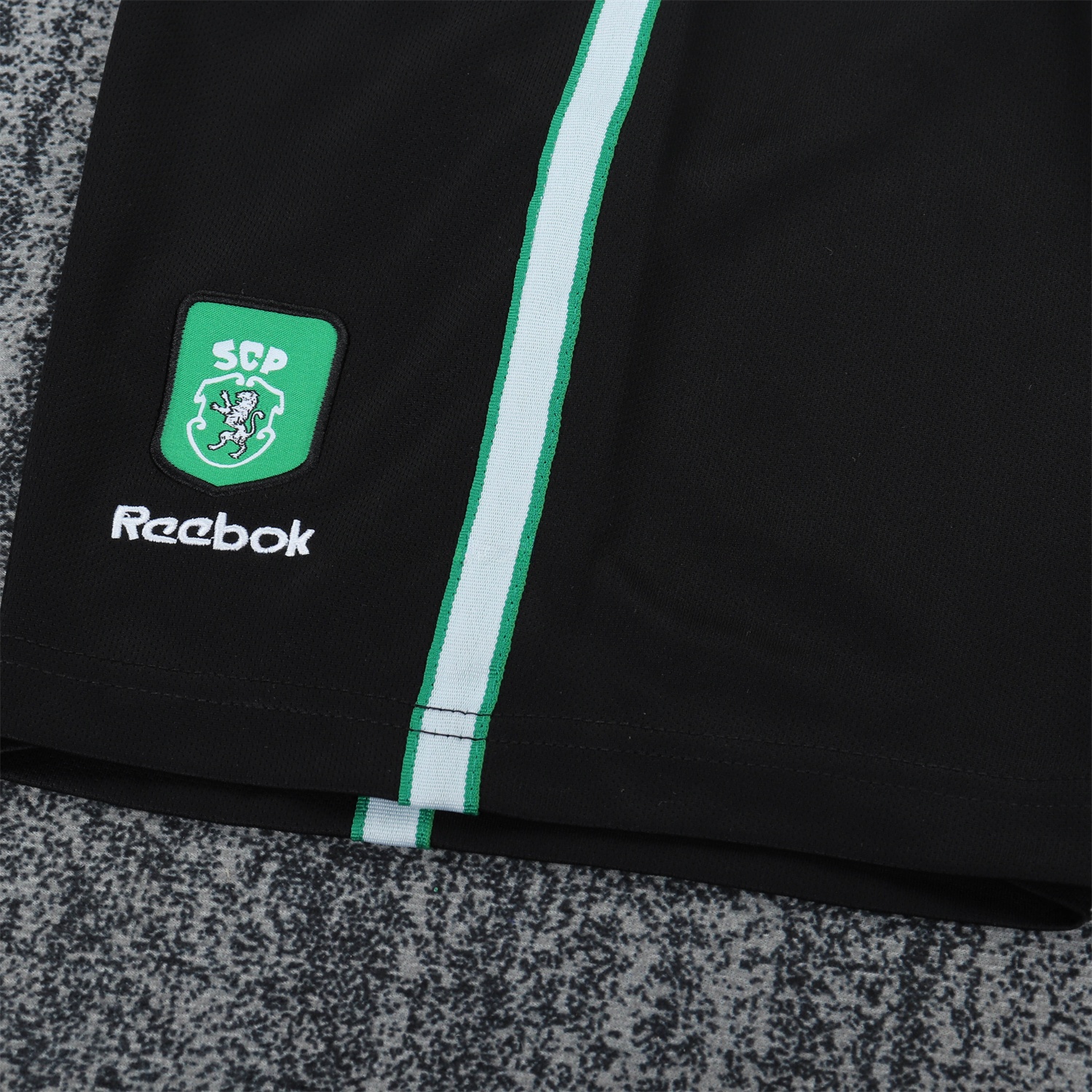 Retro Sporting CP 1999-00 Home Kids Kit - UnitedFutballJersey