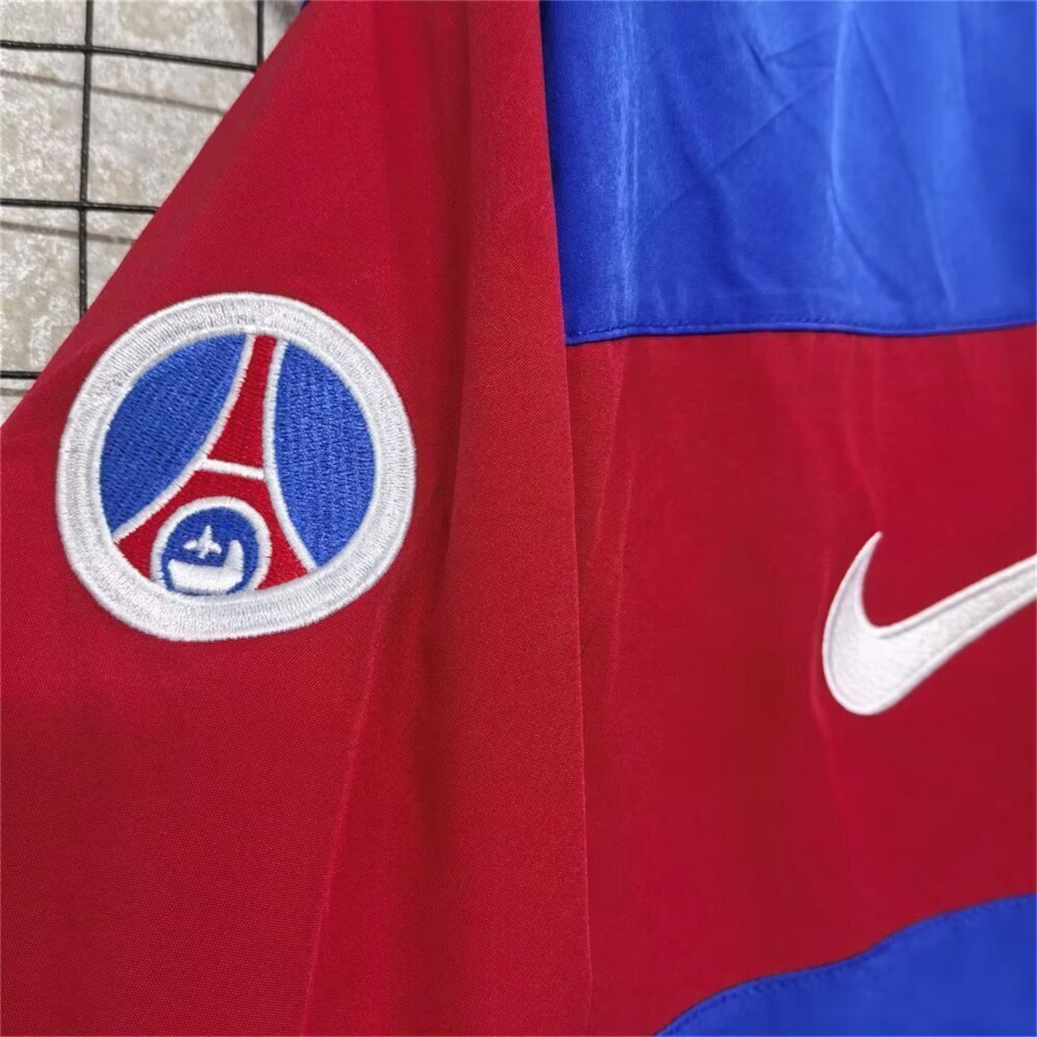 Retro Paris Saint-Germain PSG 1996-97 Red Blue Windbreaker Jacket - UnitedFutballJersey