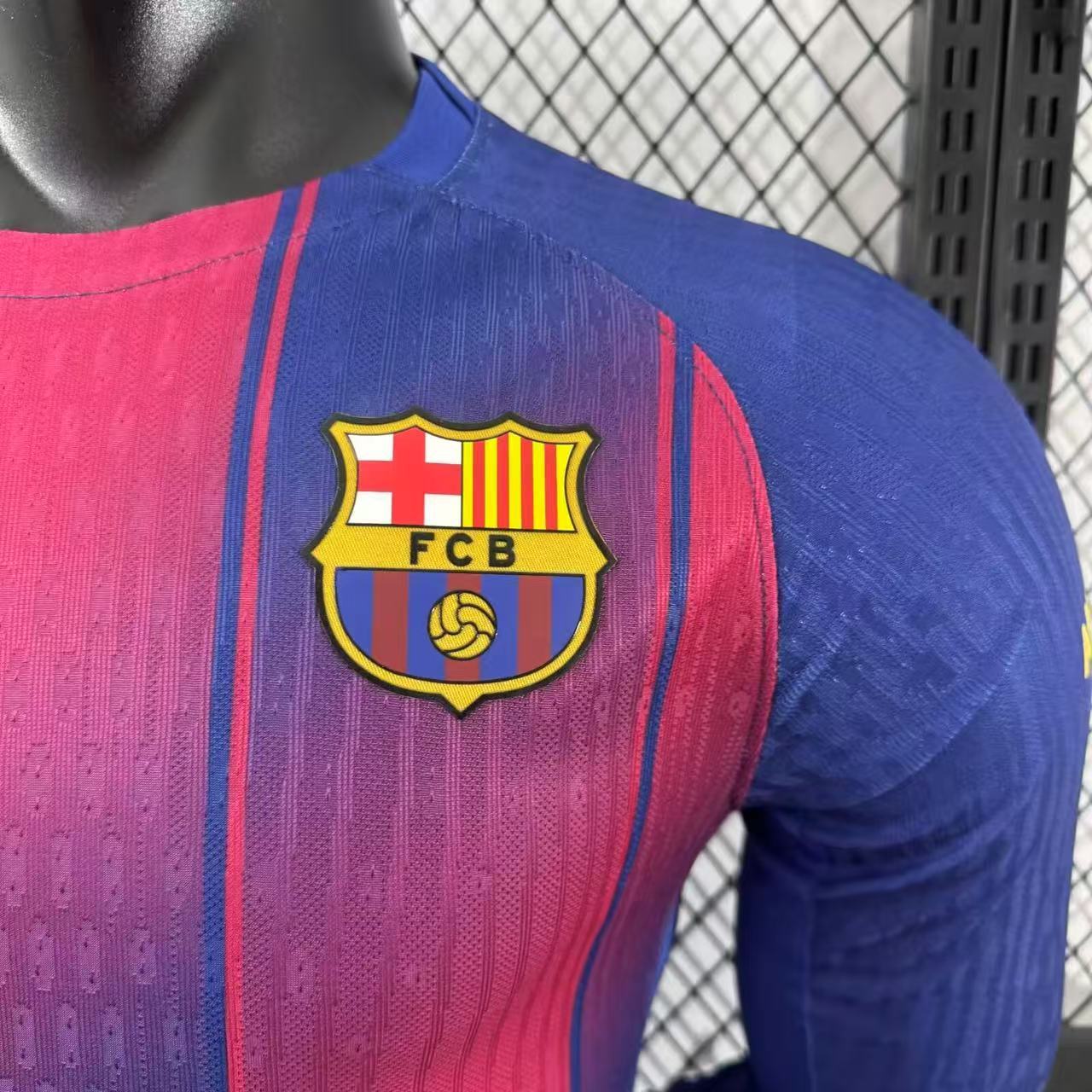2025/2026 Long Sleeve Player Version Barcelona Home No Ads Football Jersey 1:1 Thai Quality